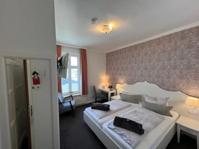 Photo of the whole room, Bed in Hotel Strandvilla Janine