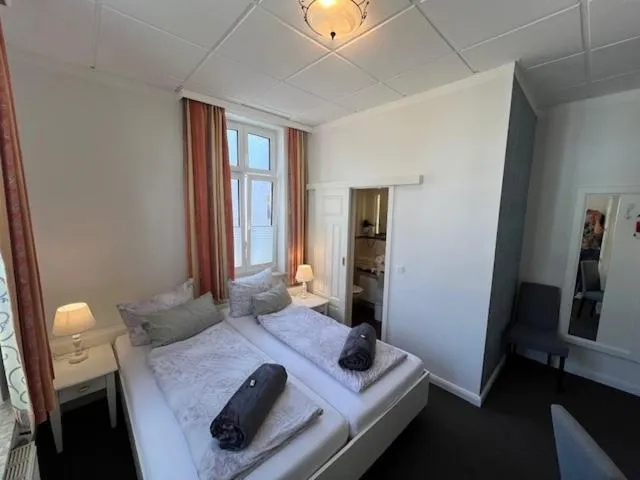 Photo of the whole room, Bed in Hotel Strandvilla Janine
