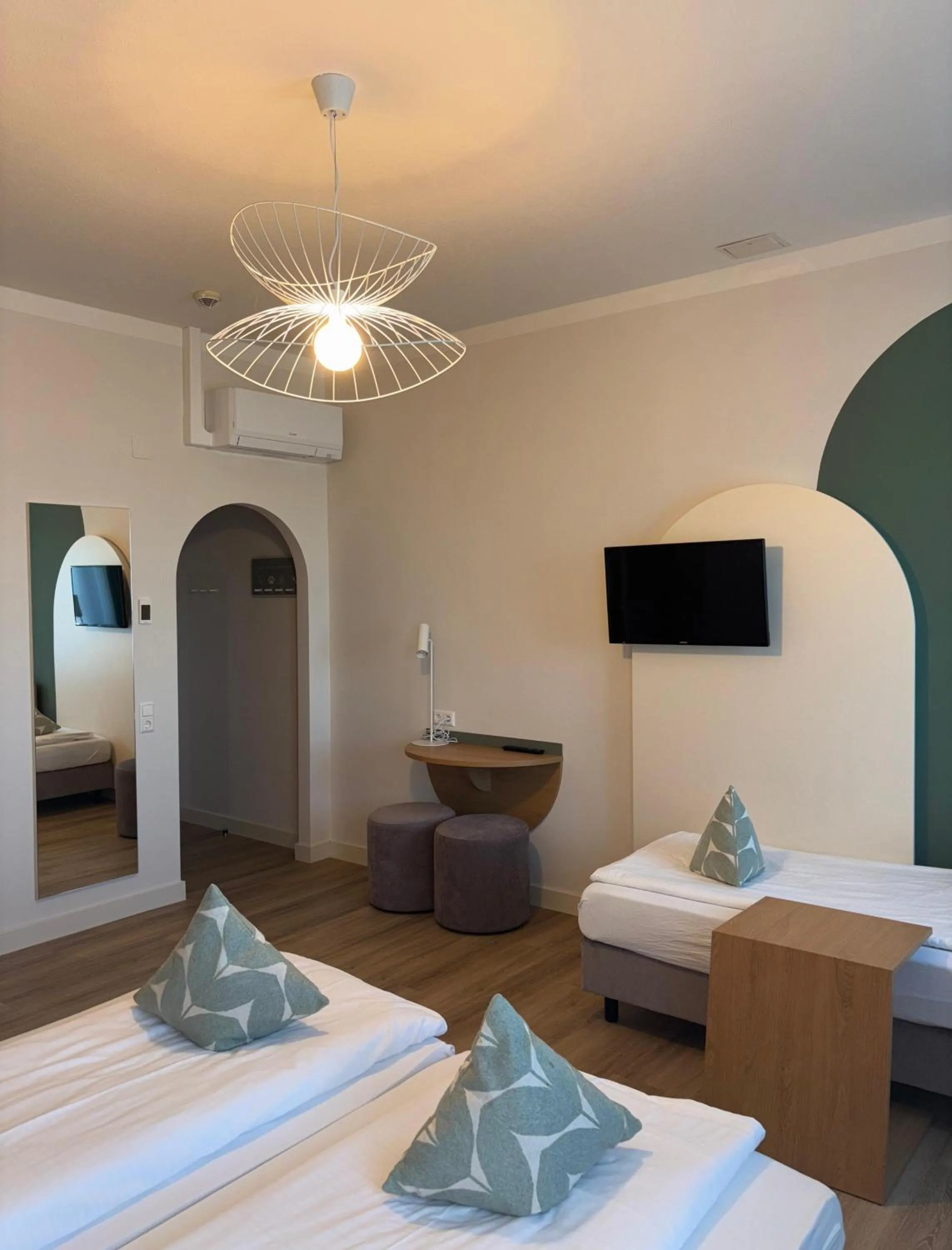 Bed in Gästehaus Centro in Konstanz