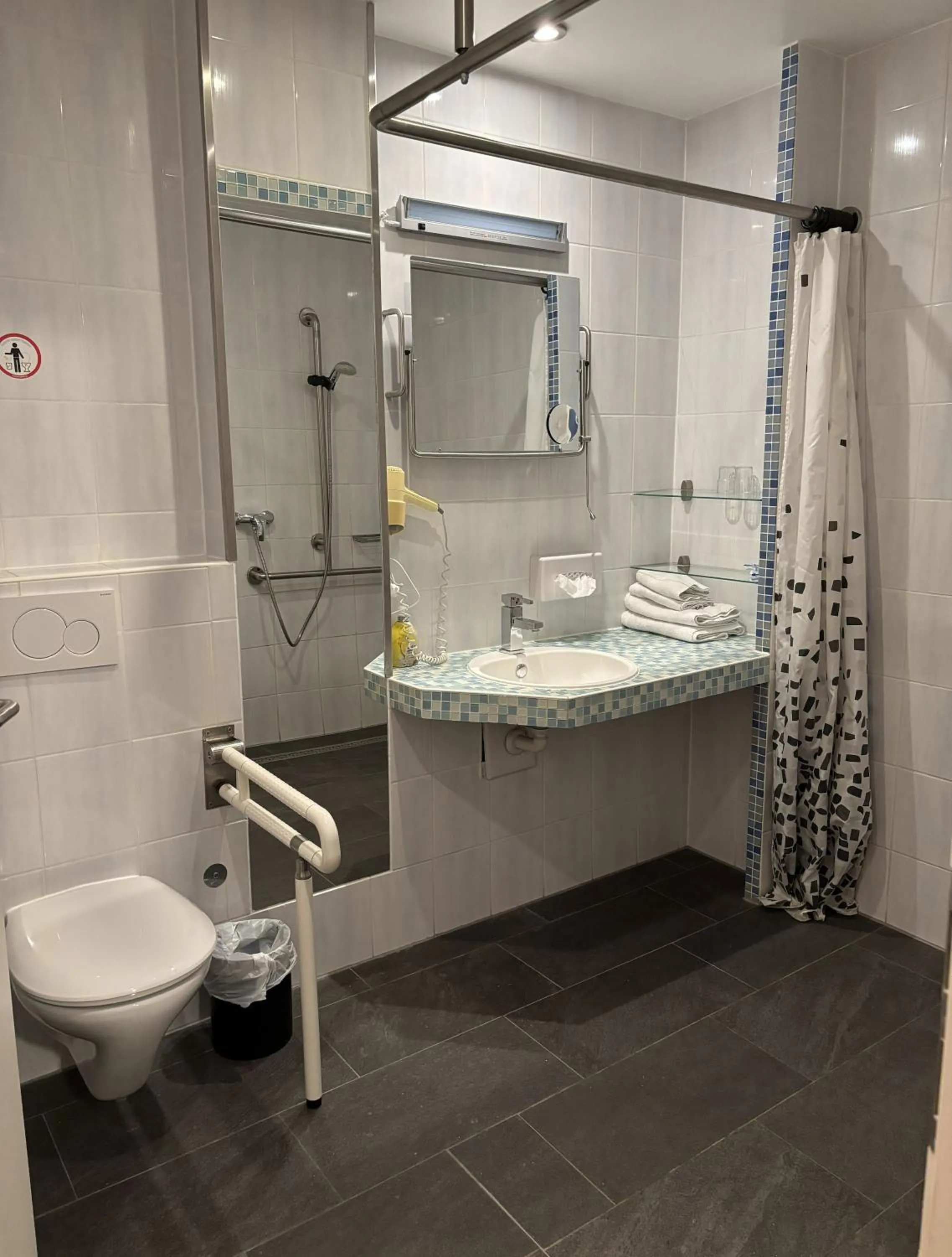 Shower in Gästehaus Centro in Konstanz