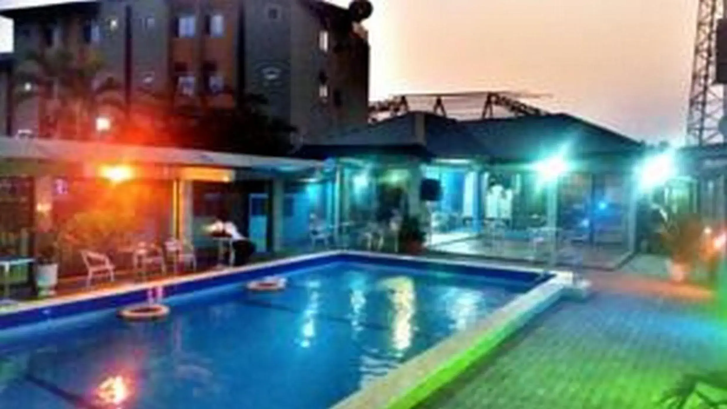 Swimming pool in Londa Hotel and Suites - Double Swimming pool in Londa Hotel and Suites - Double