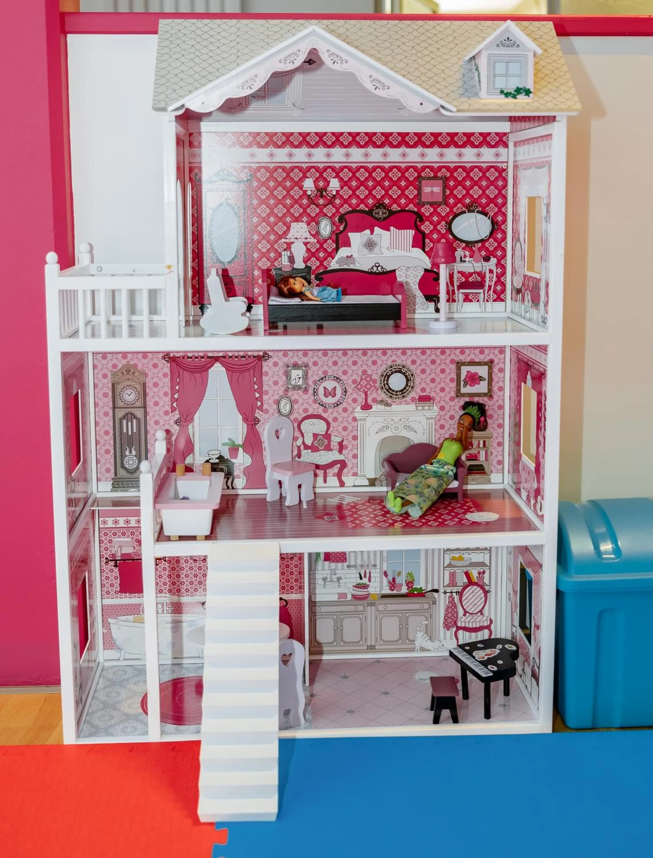 Children play ground in Villa Beachside