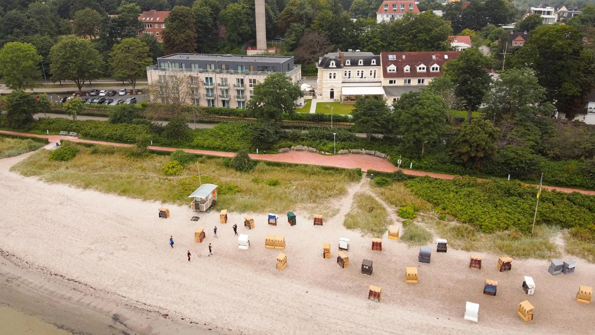 Property building in Villa Beachside