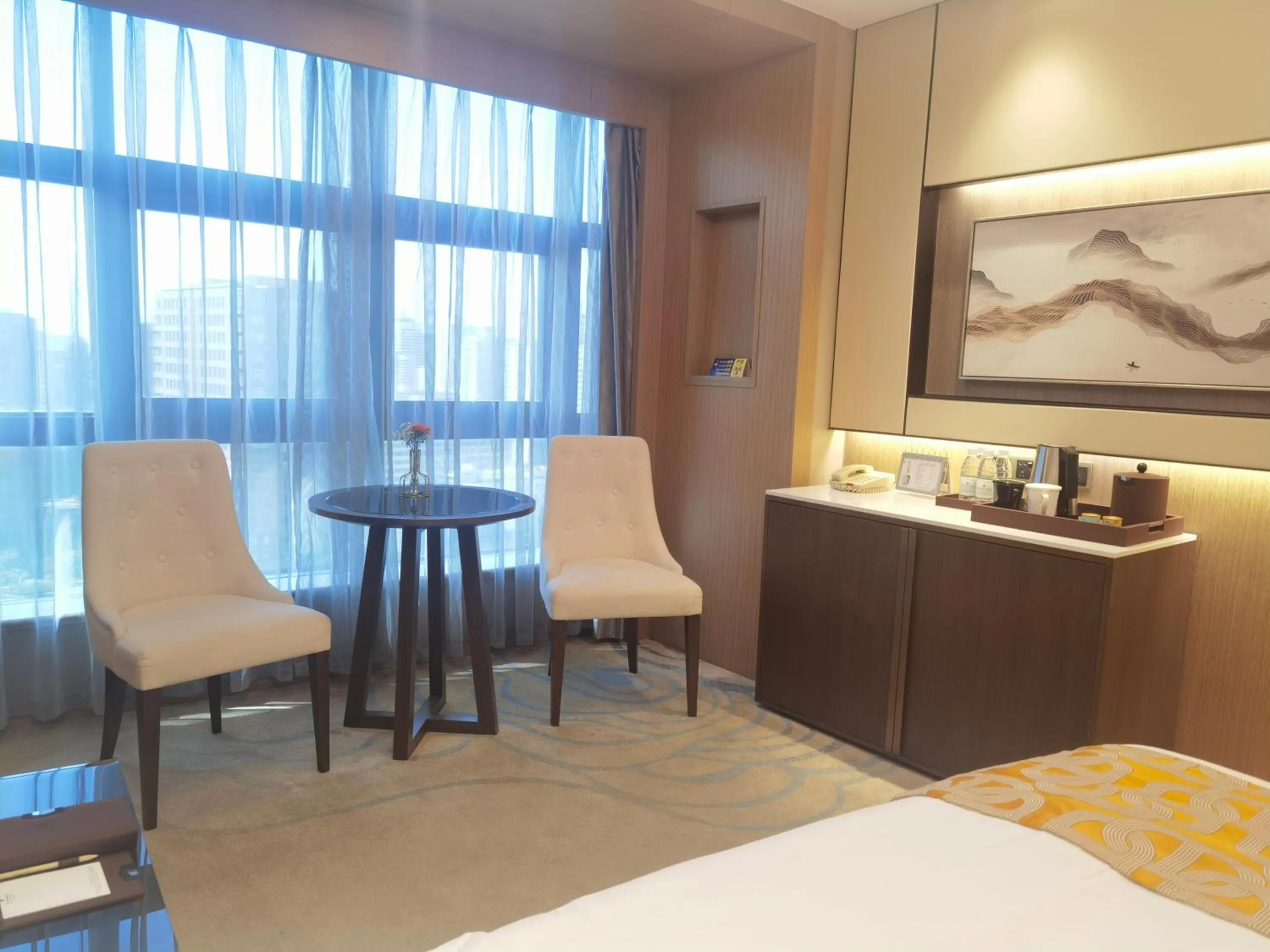 Seating area, Bed in Jin Jiang Pine City Hotel