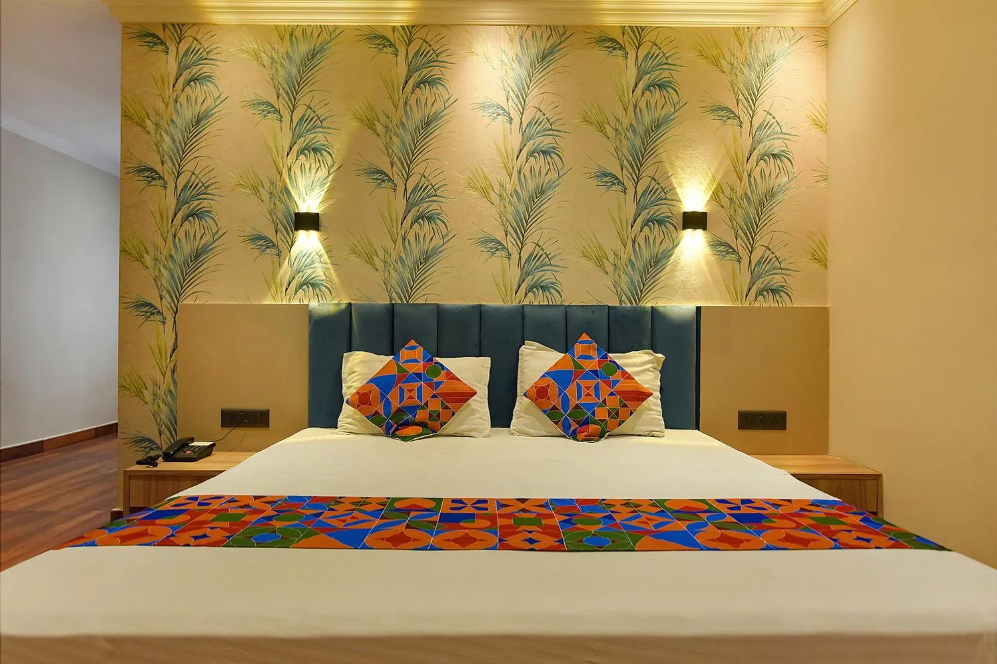 Bed in FabHotel Clive Regency Lovelock - Nr Kolkata Airport