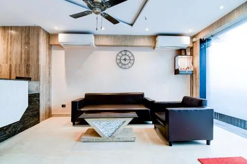 FabHotel Seventy Seven