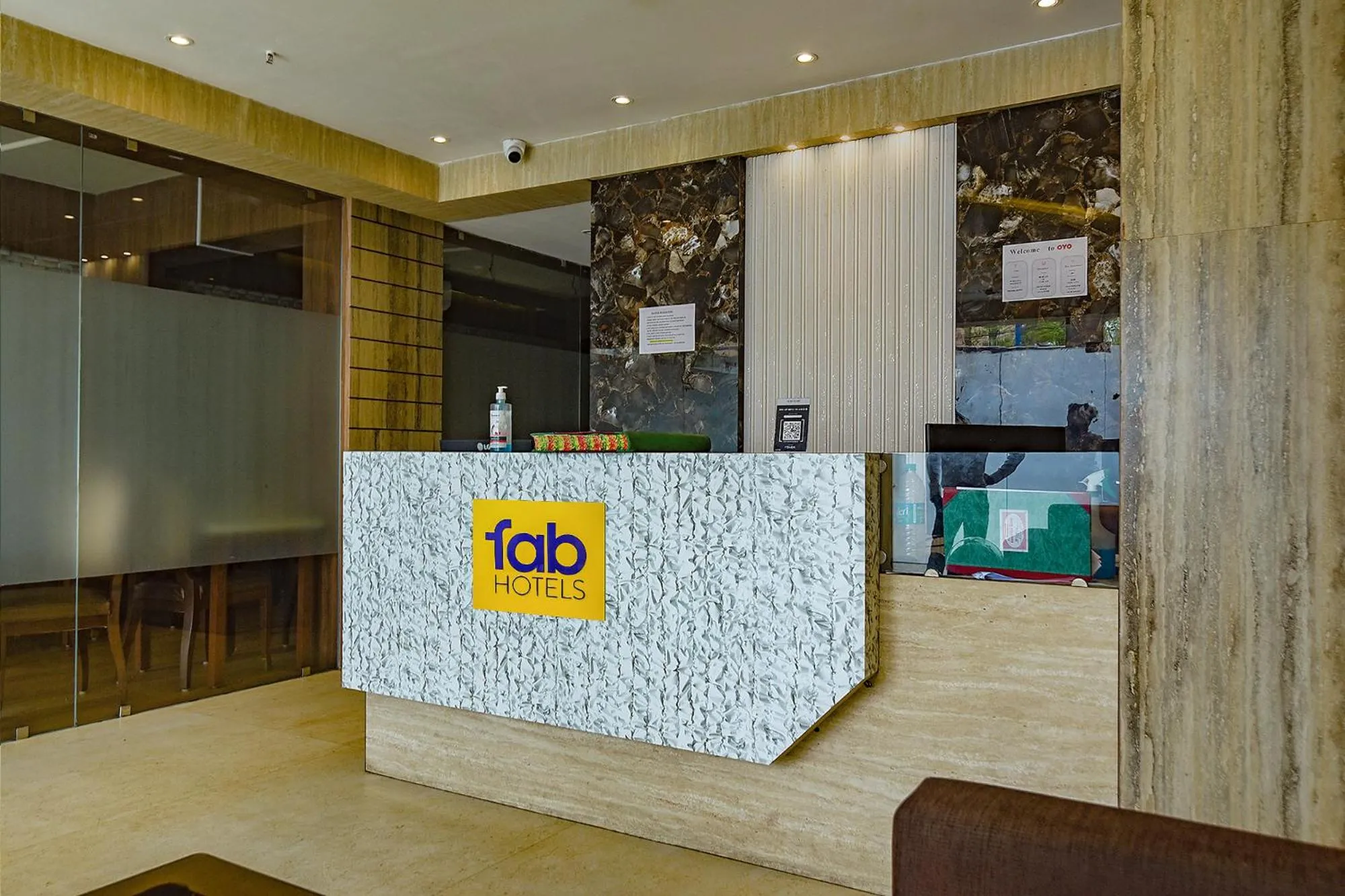 Lobby or reception in FabHotel Clive Regency Lovelock - Nr Kolkata Airport
