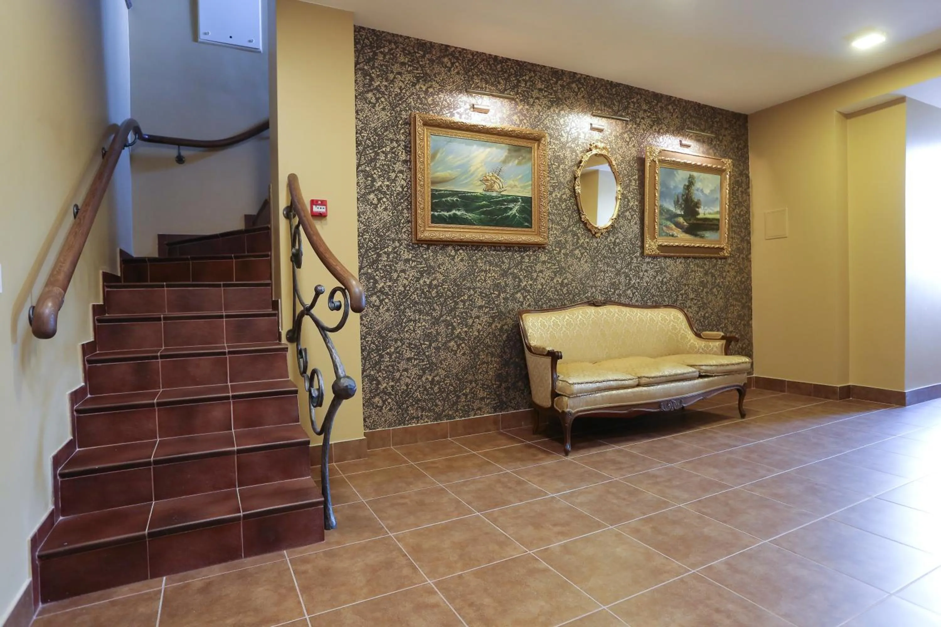 Seating area in Hotel Jonapolis