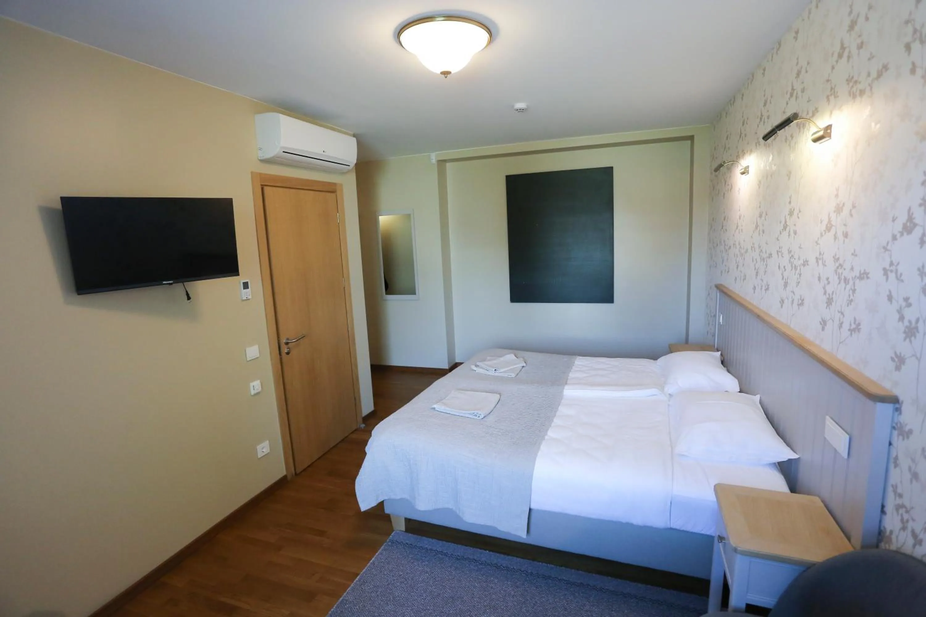 Photo of the whole room, Bed in Hotel Jonapolis