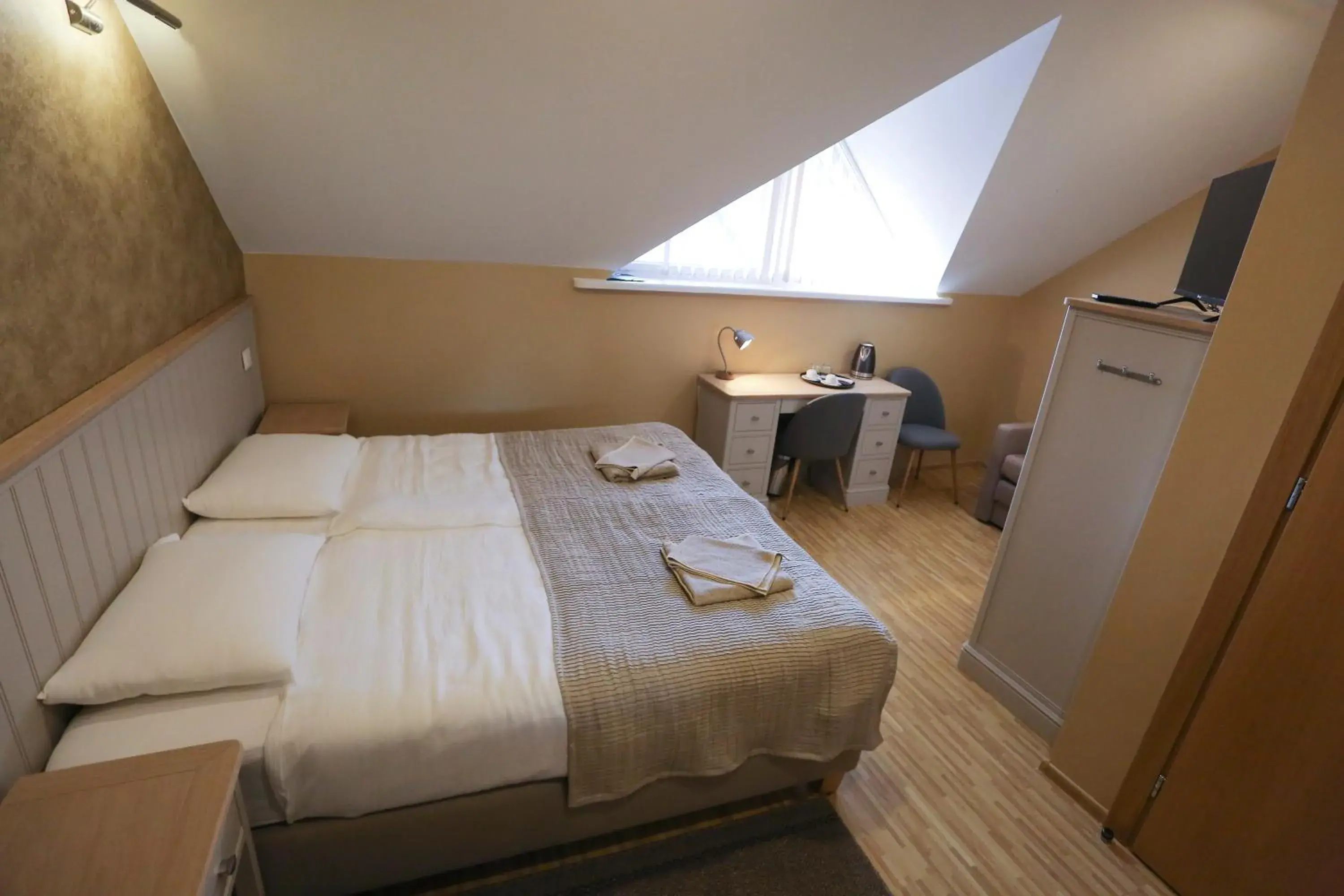 Double or Twin Room with Extra Bed - single occupancy in Hotel Jonapolis Double or Twin Room with Extra Bed - single occupancy in Hotel Jonapolis