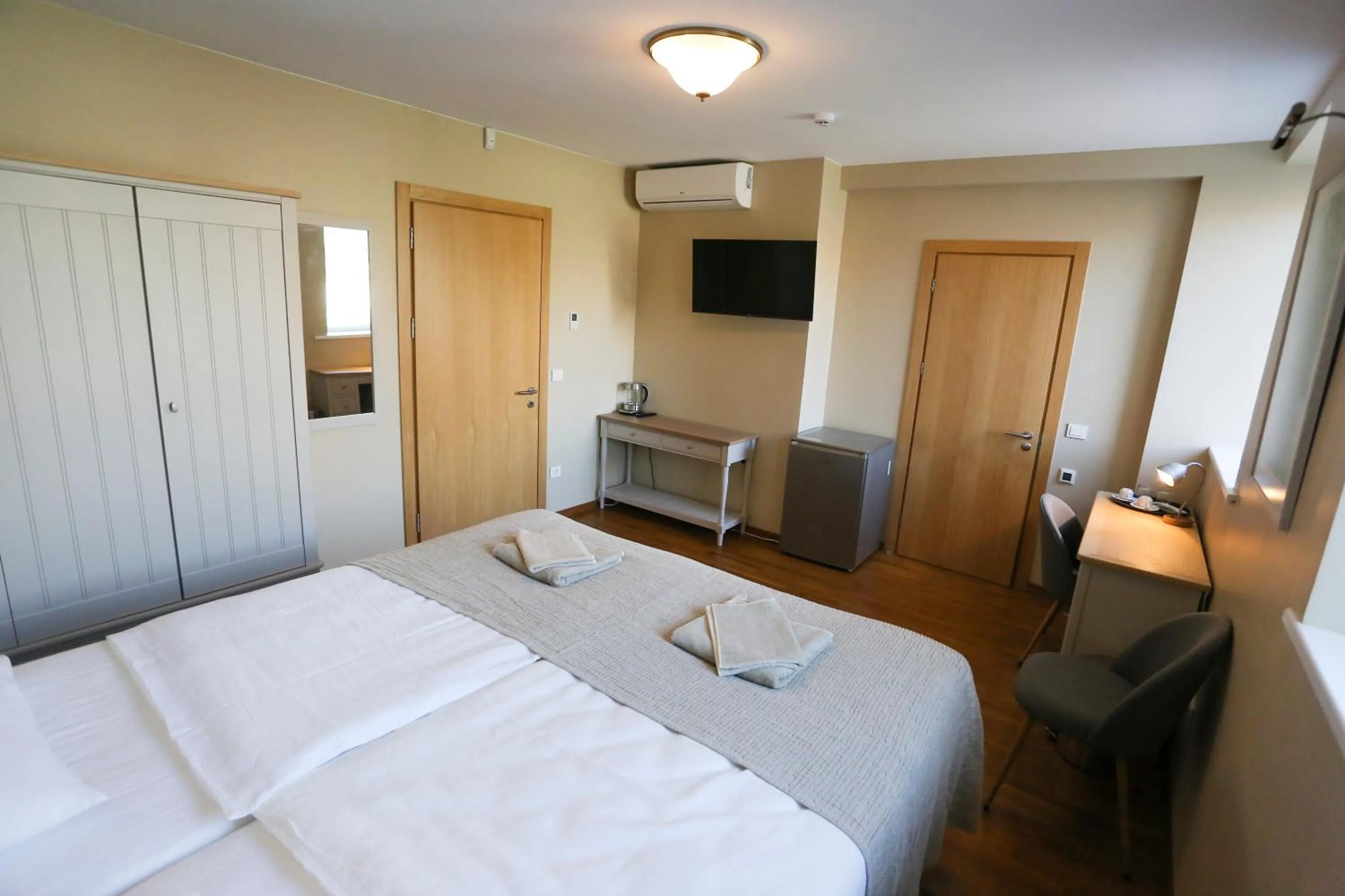 Photo of the whole room, Bed in Hotel Jonapolis