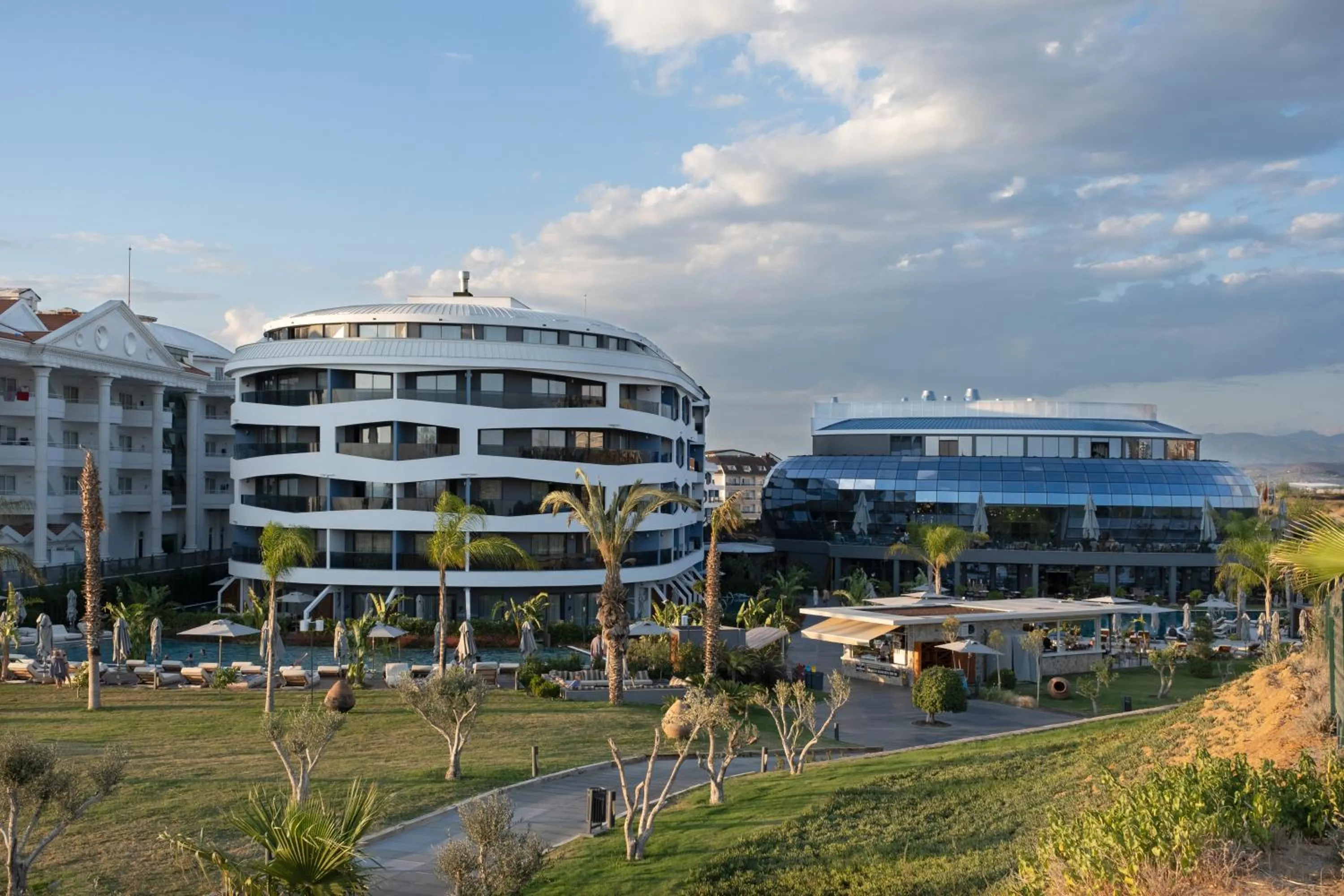 Property building in Liu Resorts