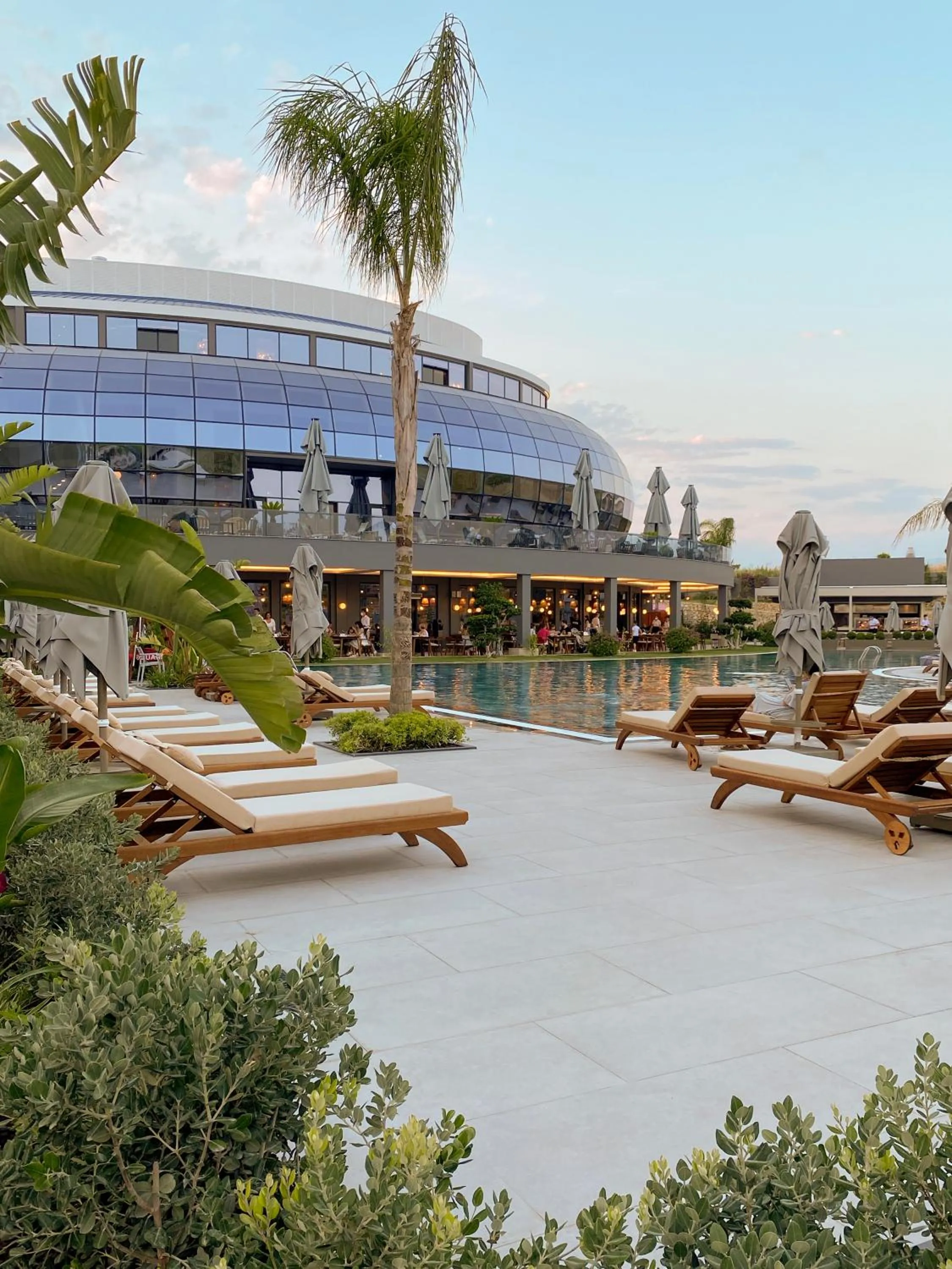 Property building in Liu Resorts