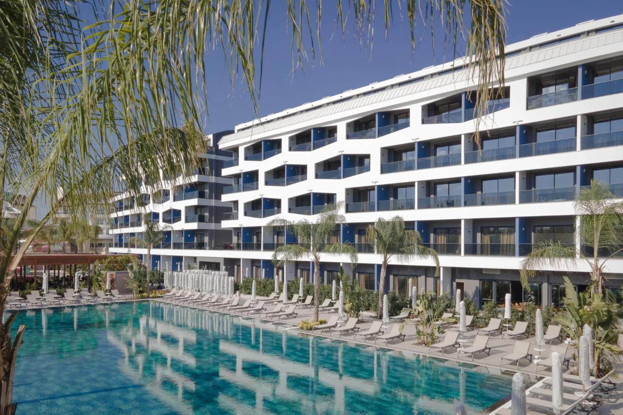 Property building in Liu Resorts