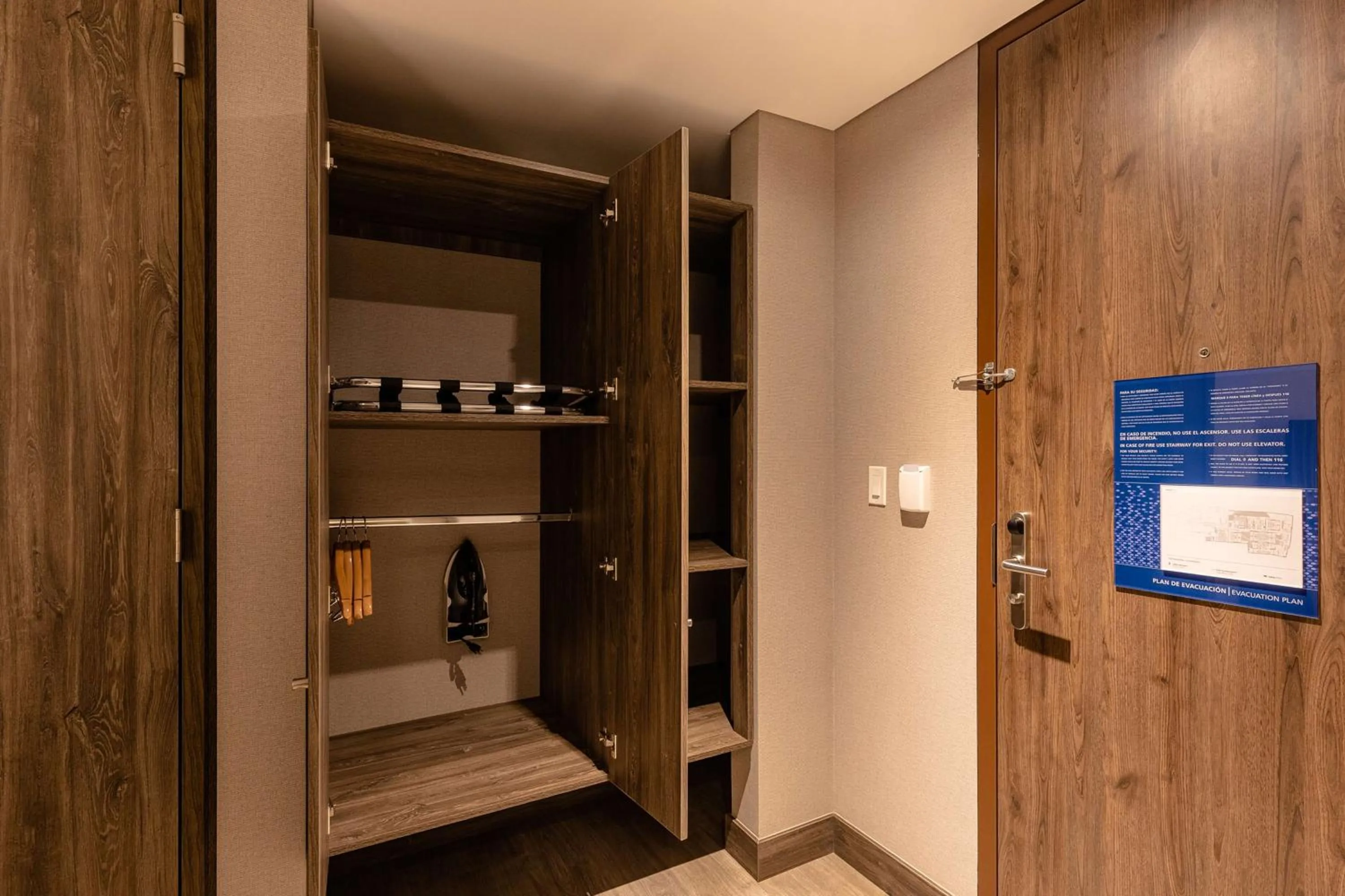 Photo of the whole room in Hampton by Hilton Arequipa