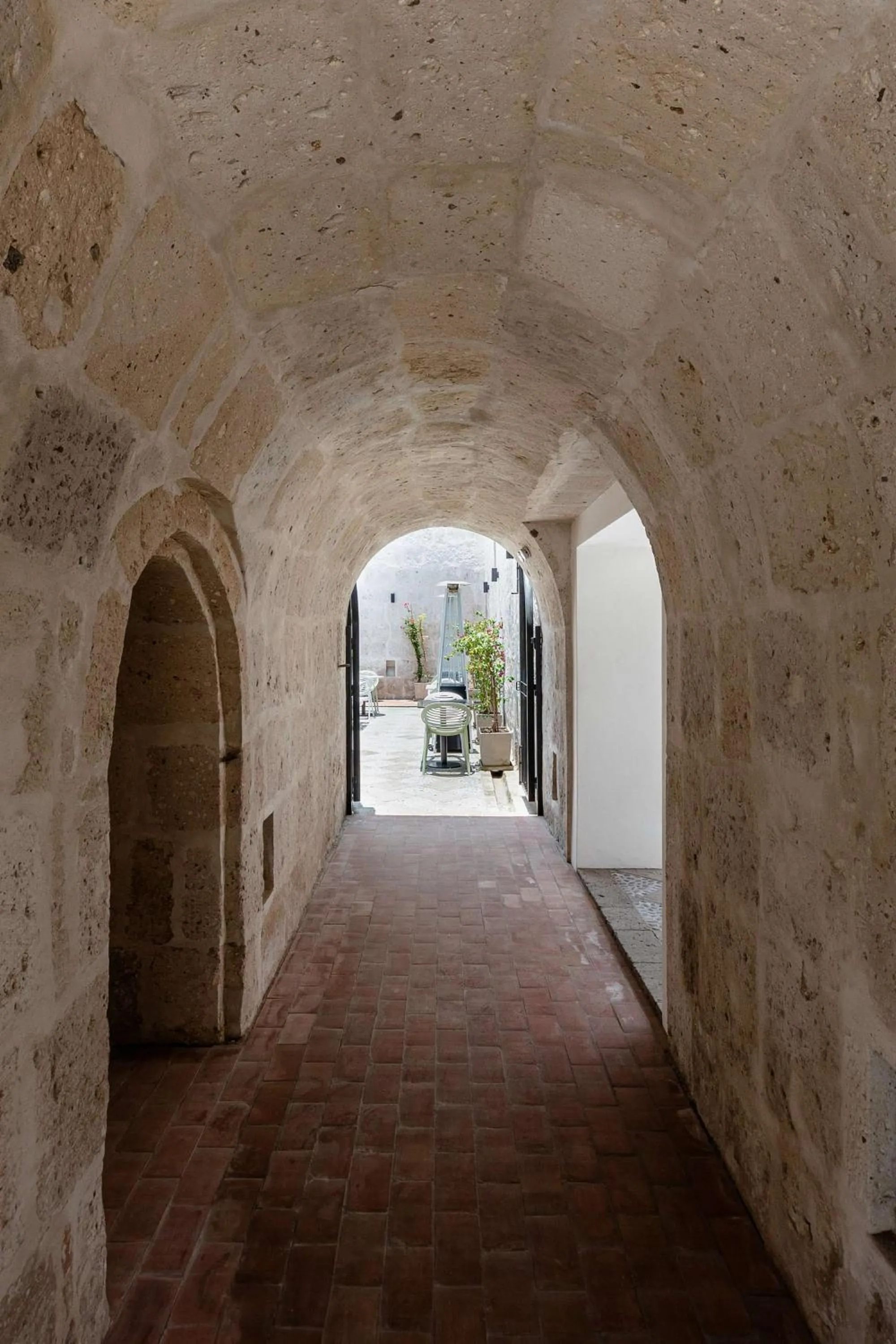 Property building in Hampton by Hilton Arequipa