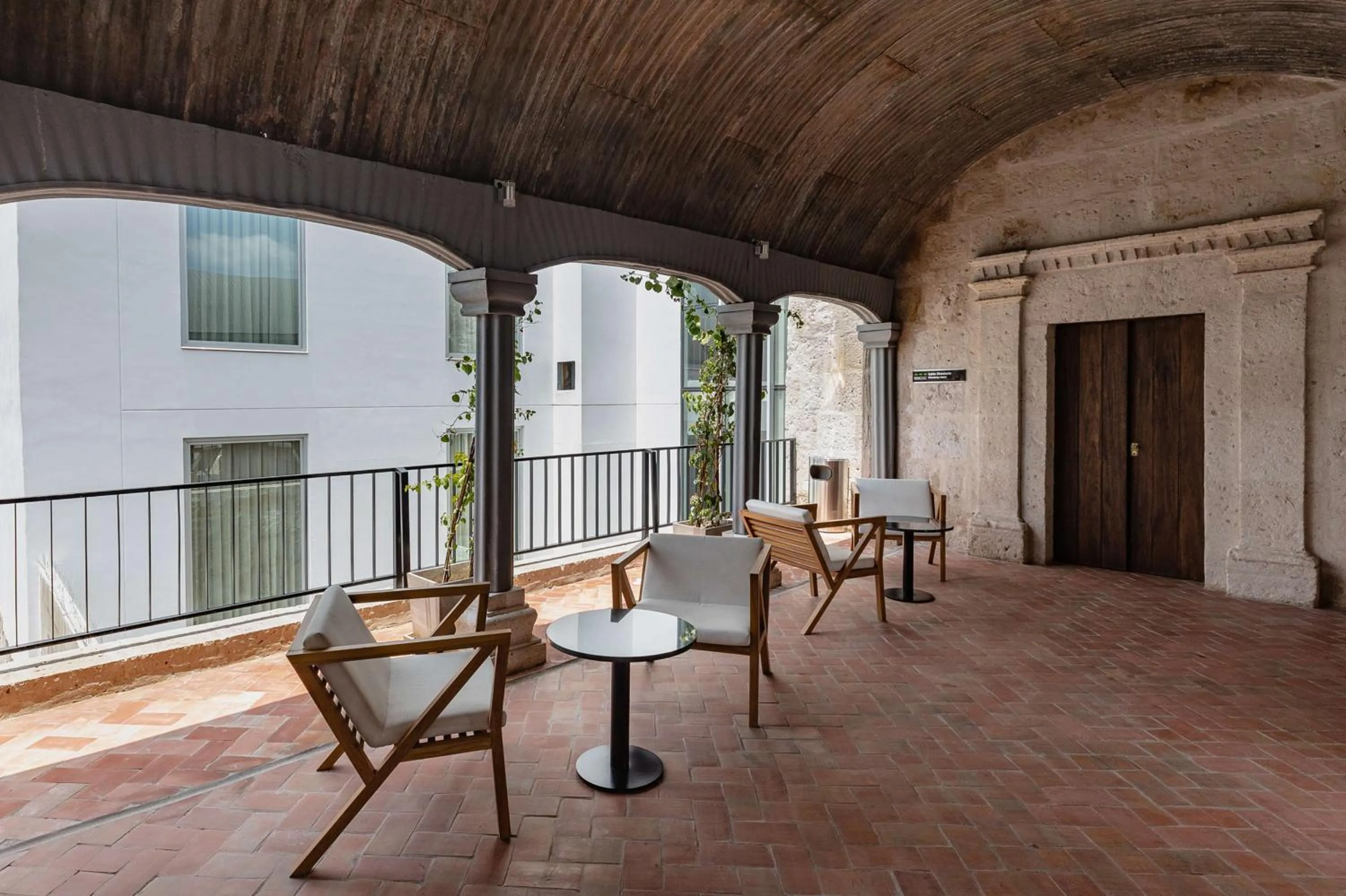 Patio in Hampton by Hilton Arequipa