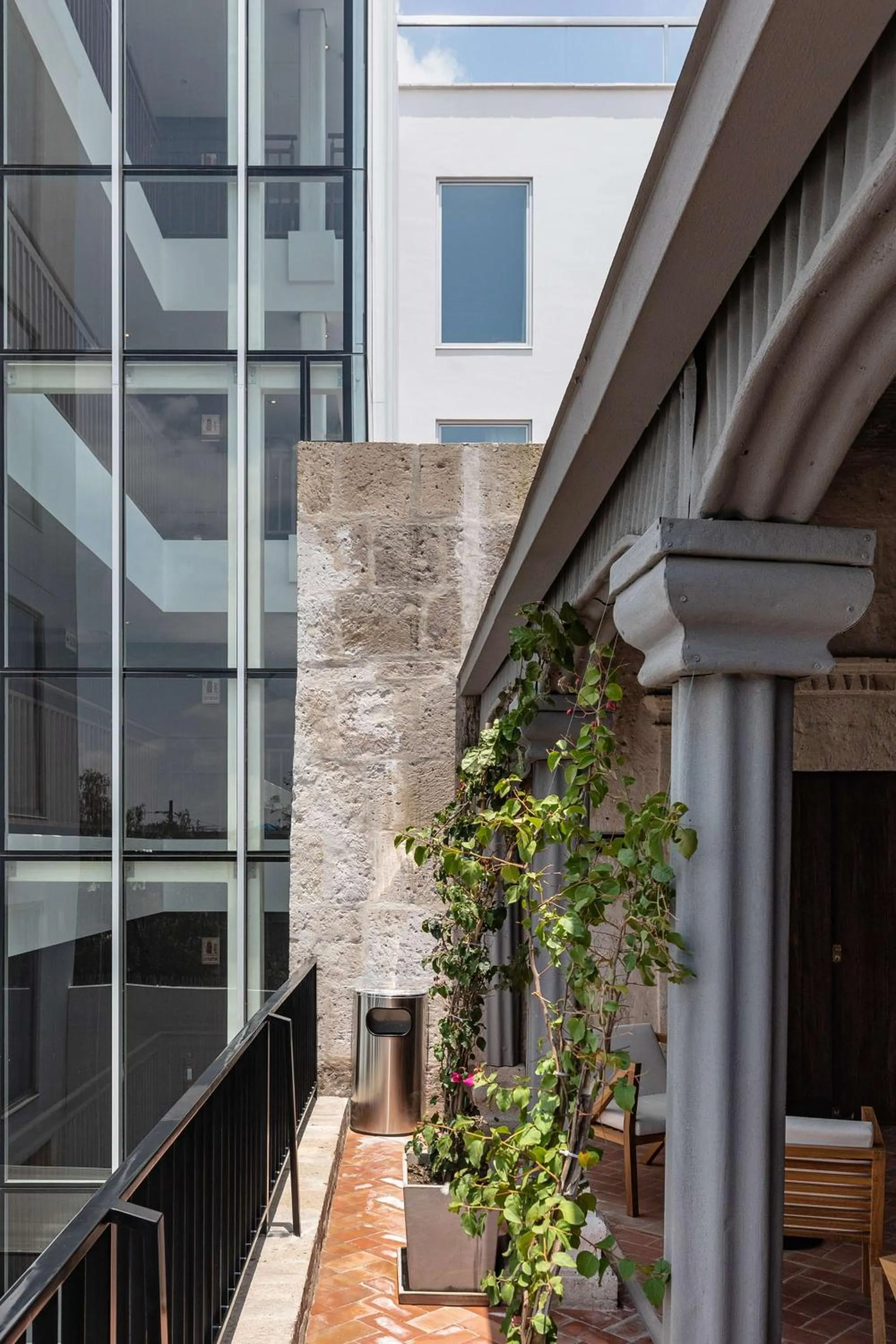 Patio in Hampton by Hilton Arequipa