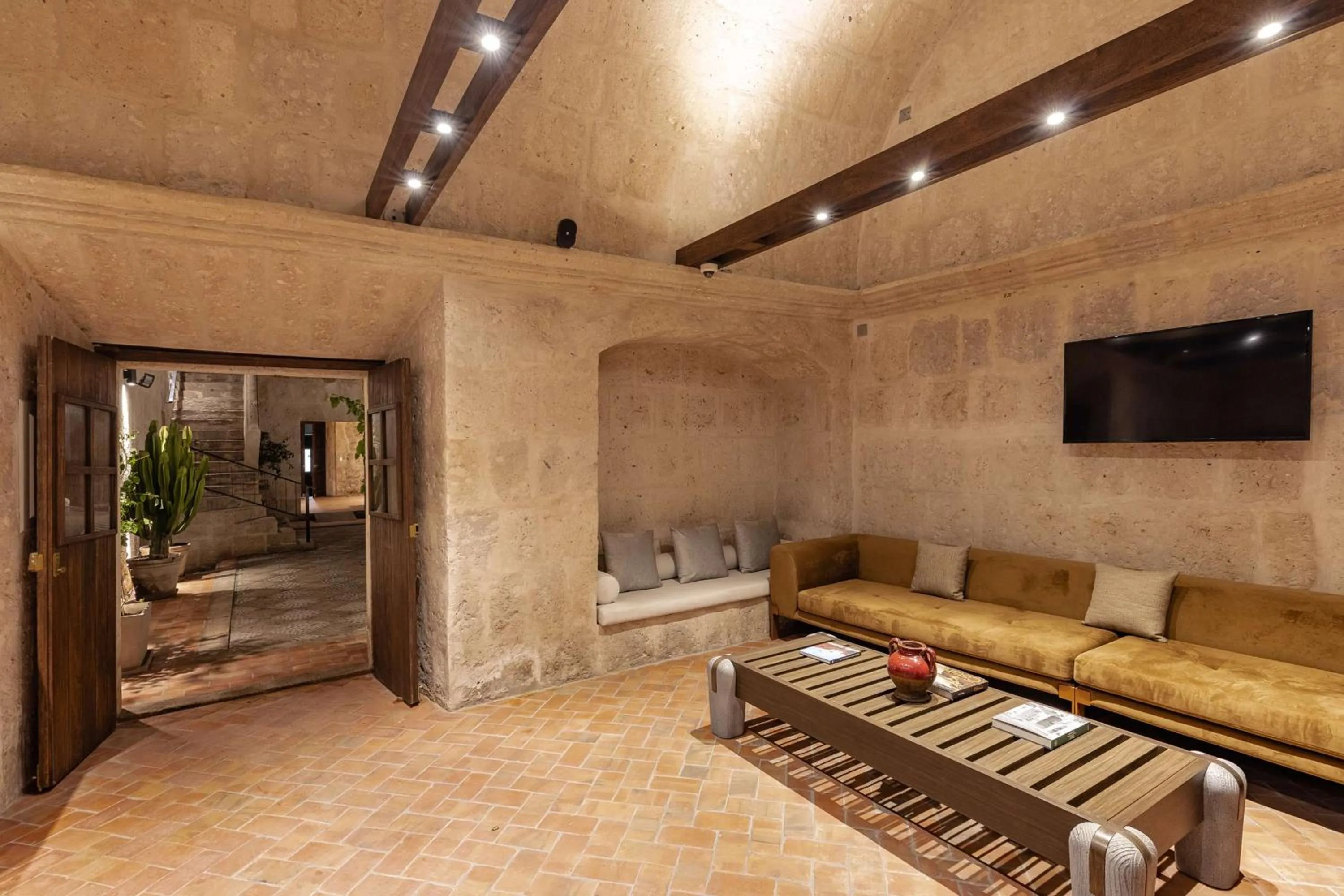 Lobby or reception in Hampton by Hilton Arequipa