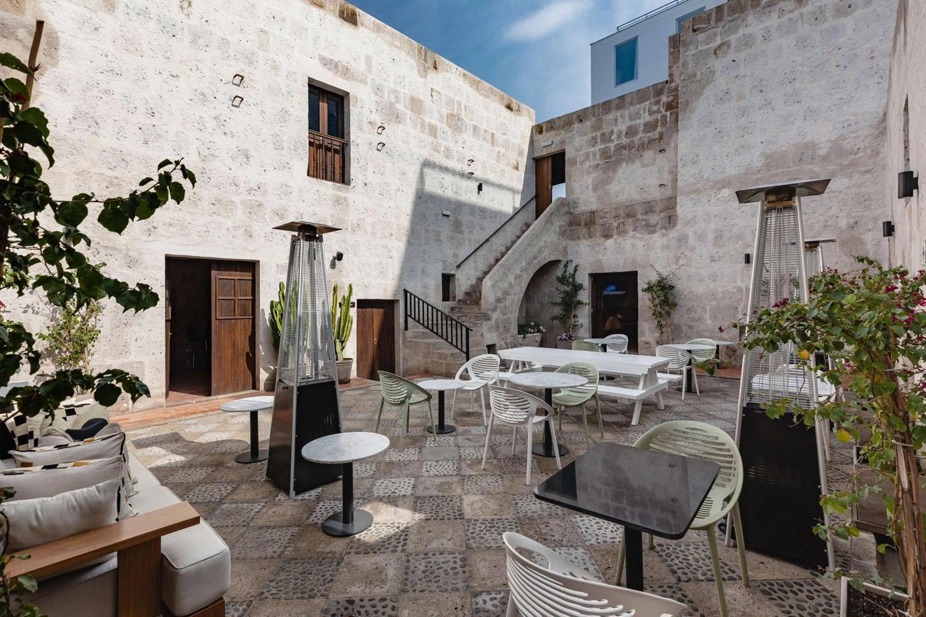 Restaurant/places to eat in Hampton by Hilton Arequipa