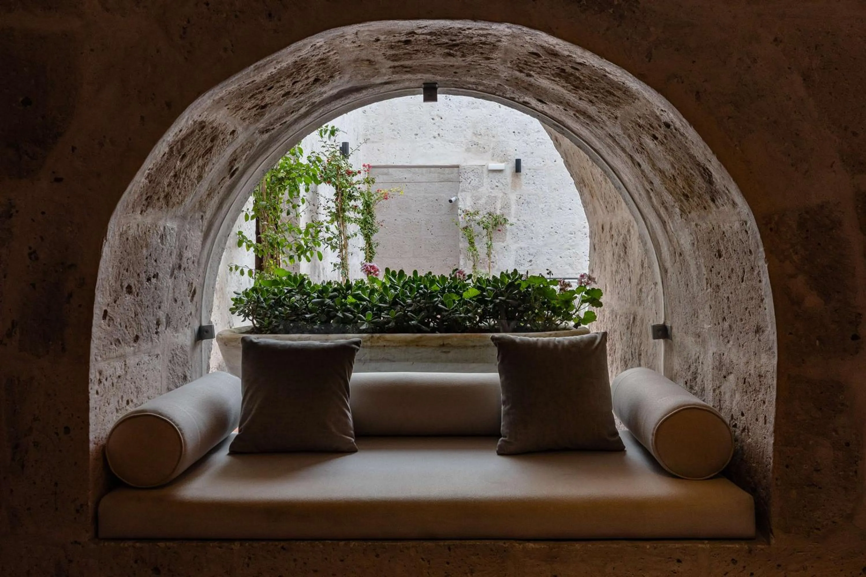 Lounge or bar in Hampton by Hilton Arequipa