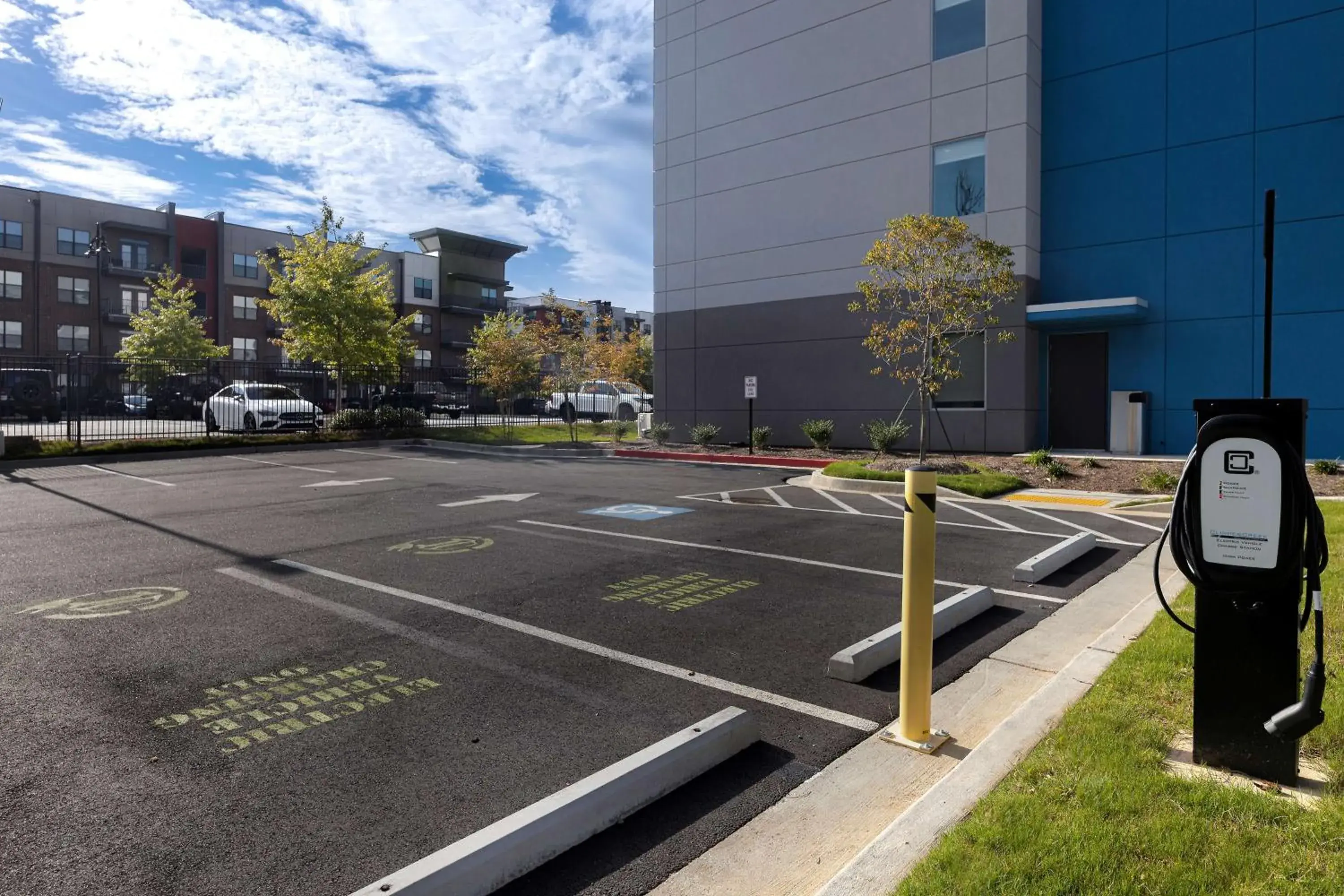 Property building in Tru By Hilton Atlanta Galleria Ballpark, GA Property building in Tru By Hilton Atlanta Galleria Ballpark, GA