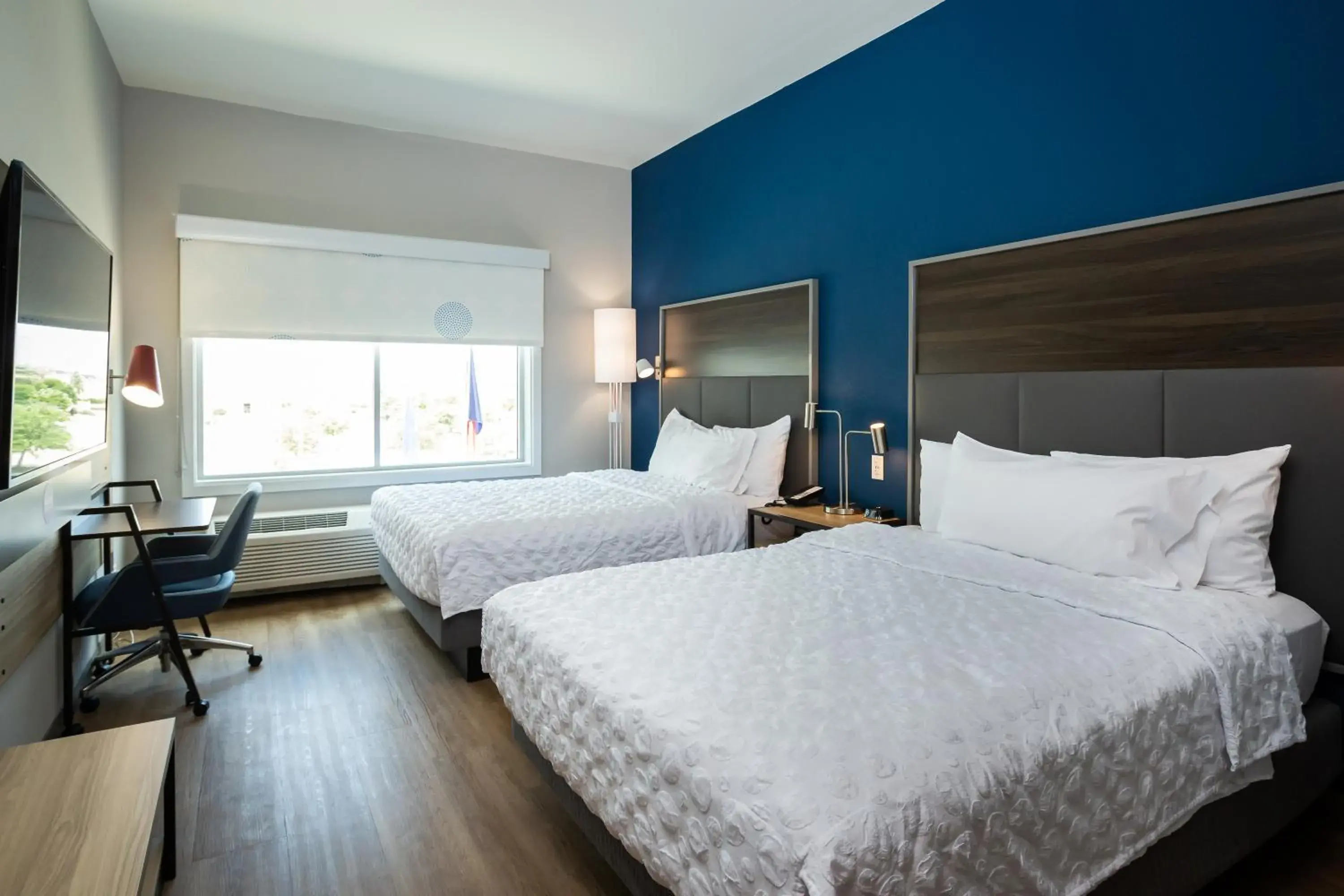 TV and multimedia, Bed in Tru by Hilton Pflugerville, TX TV and multimedia, Bed in Tru by Hilton Pflugerville, TX