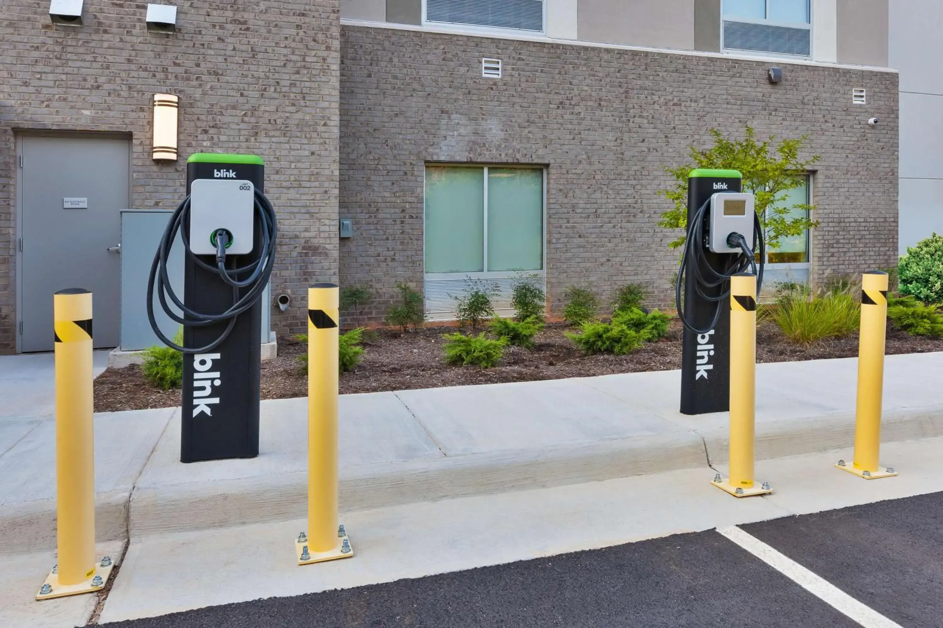 Property building in Hampton Inn Danville, Va Property building in Hampton Inn Danville, Va