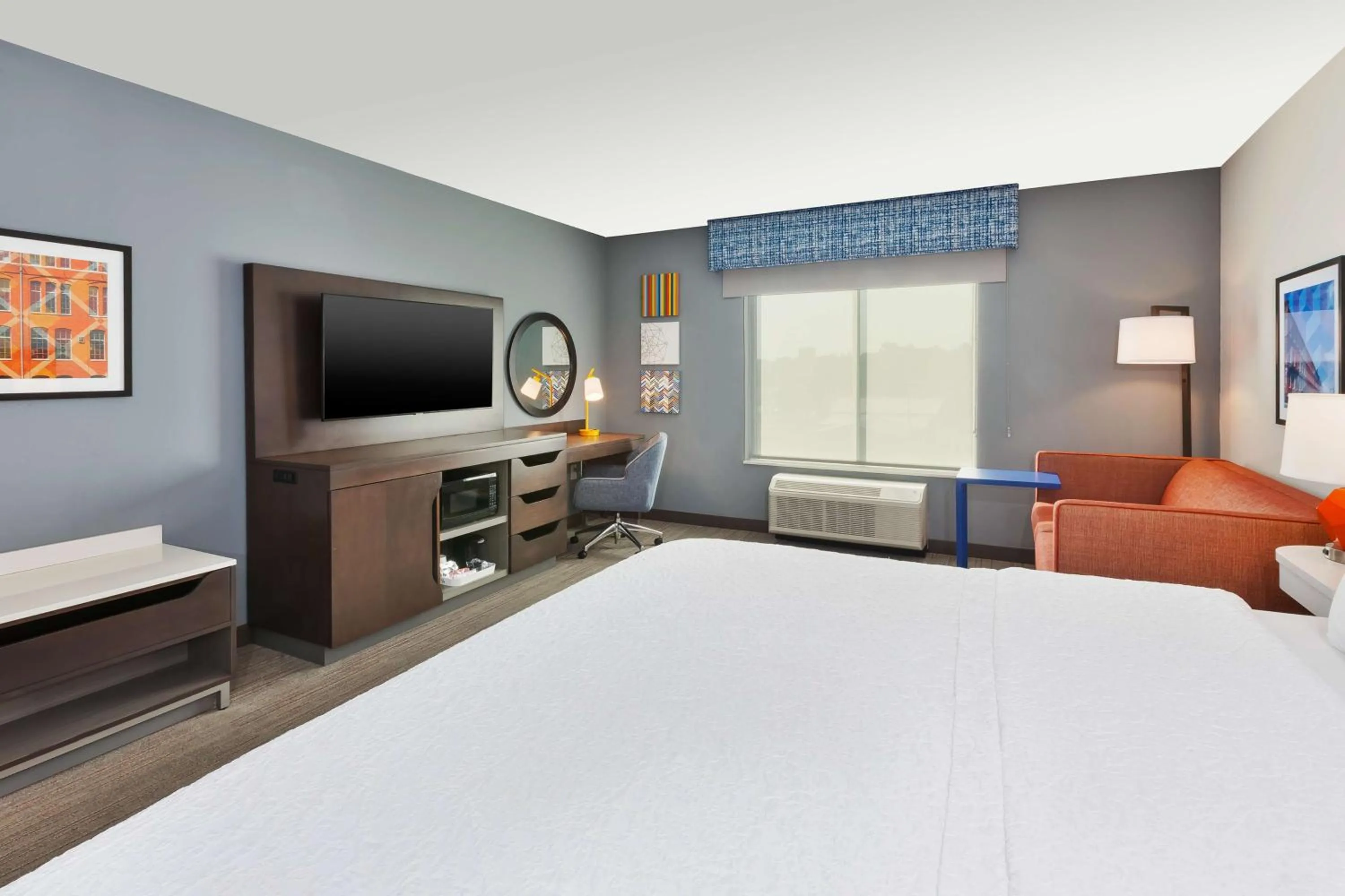 Bedroom, Bed in Hampton Inn Danville, Va