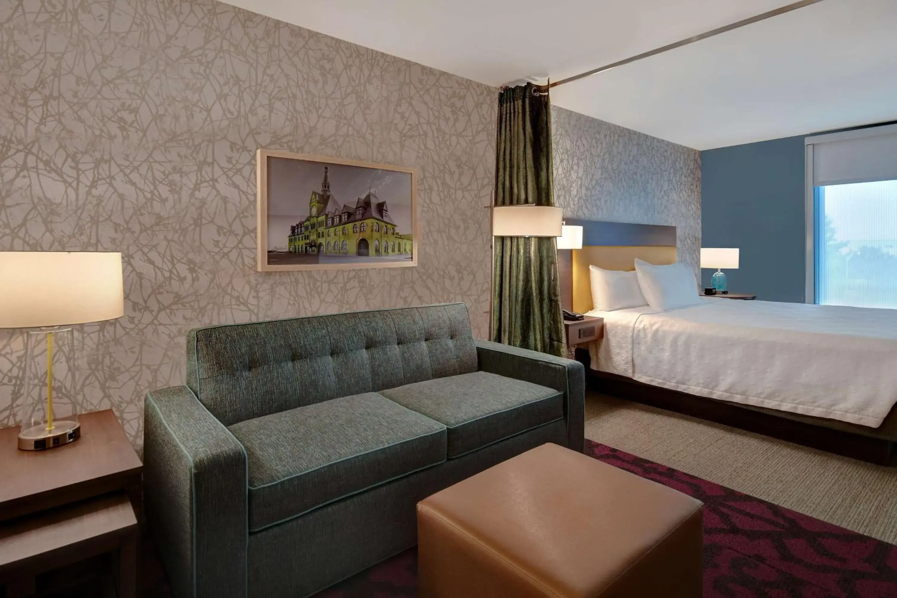 Living room, Bed in Home2 Suites East Hanover, NJ Living room, Bed in Home2 Suites East Hanover, NJ