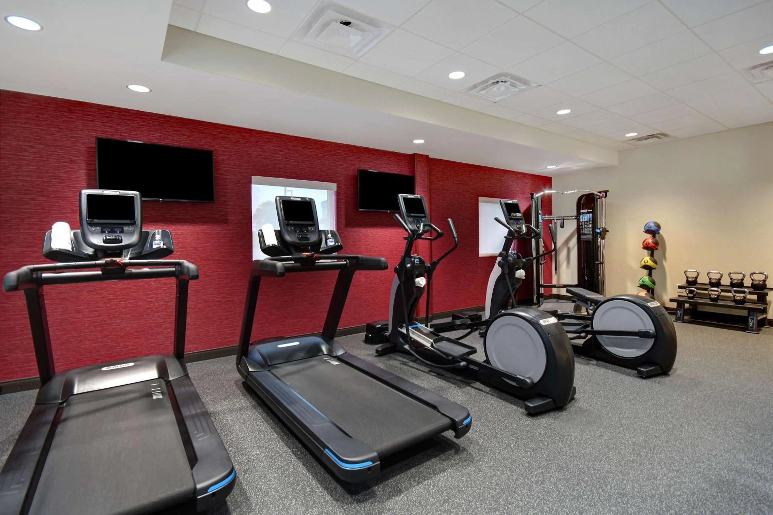 Fitness centre/facilities in Home2 Suites East Hanover, NJ