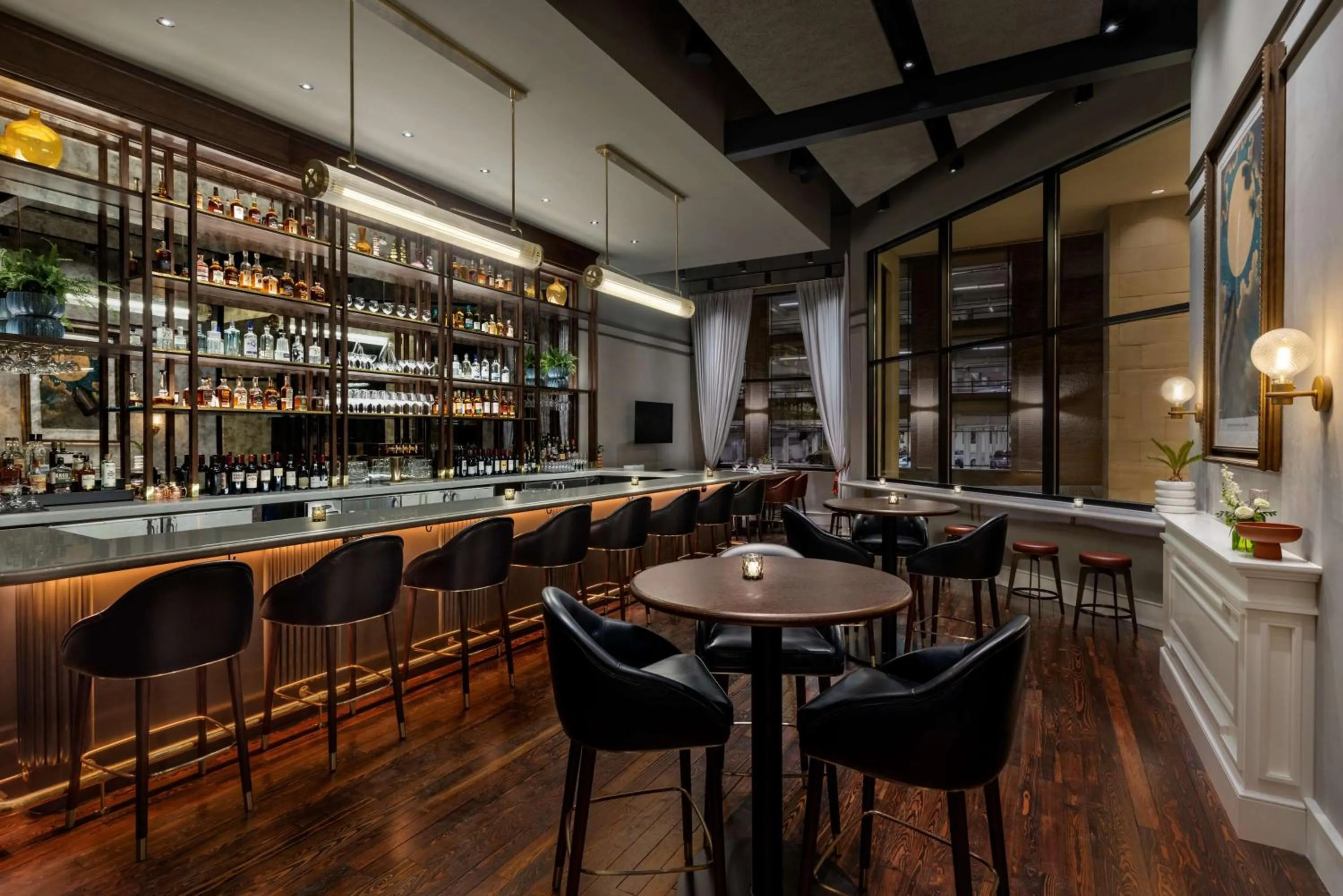 Lounge or bar in 106 Jefferson Huntsville, Curio Collection by Hilton