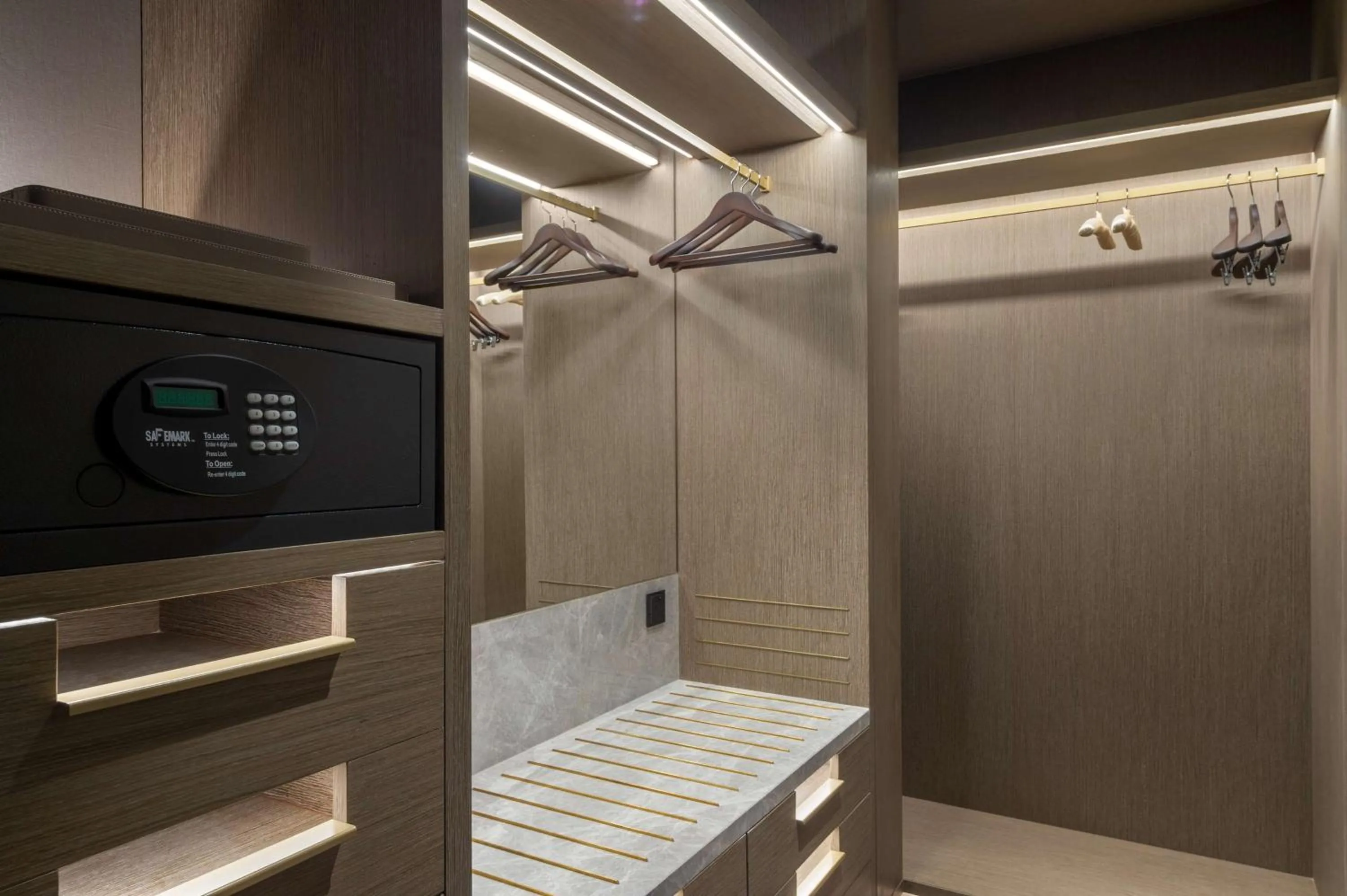 Photo of the whole room, Bed in Waldorf Astoria Kuwait