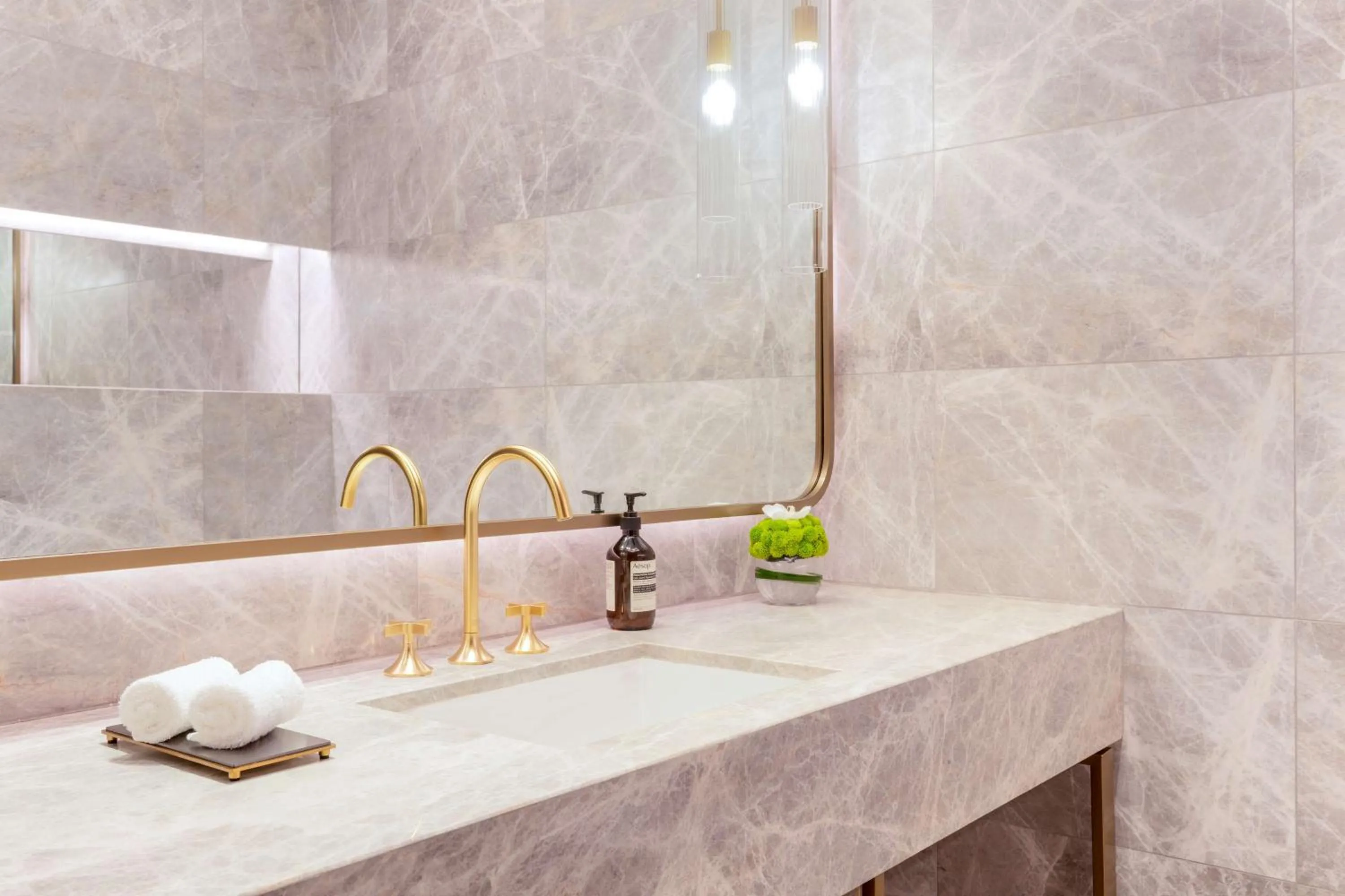 Photo of the whole room in Waldorf Astoria Kuwait