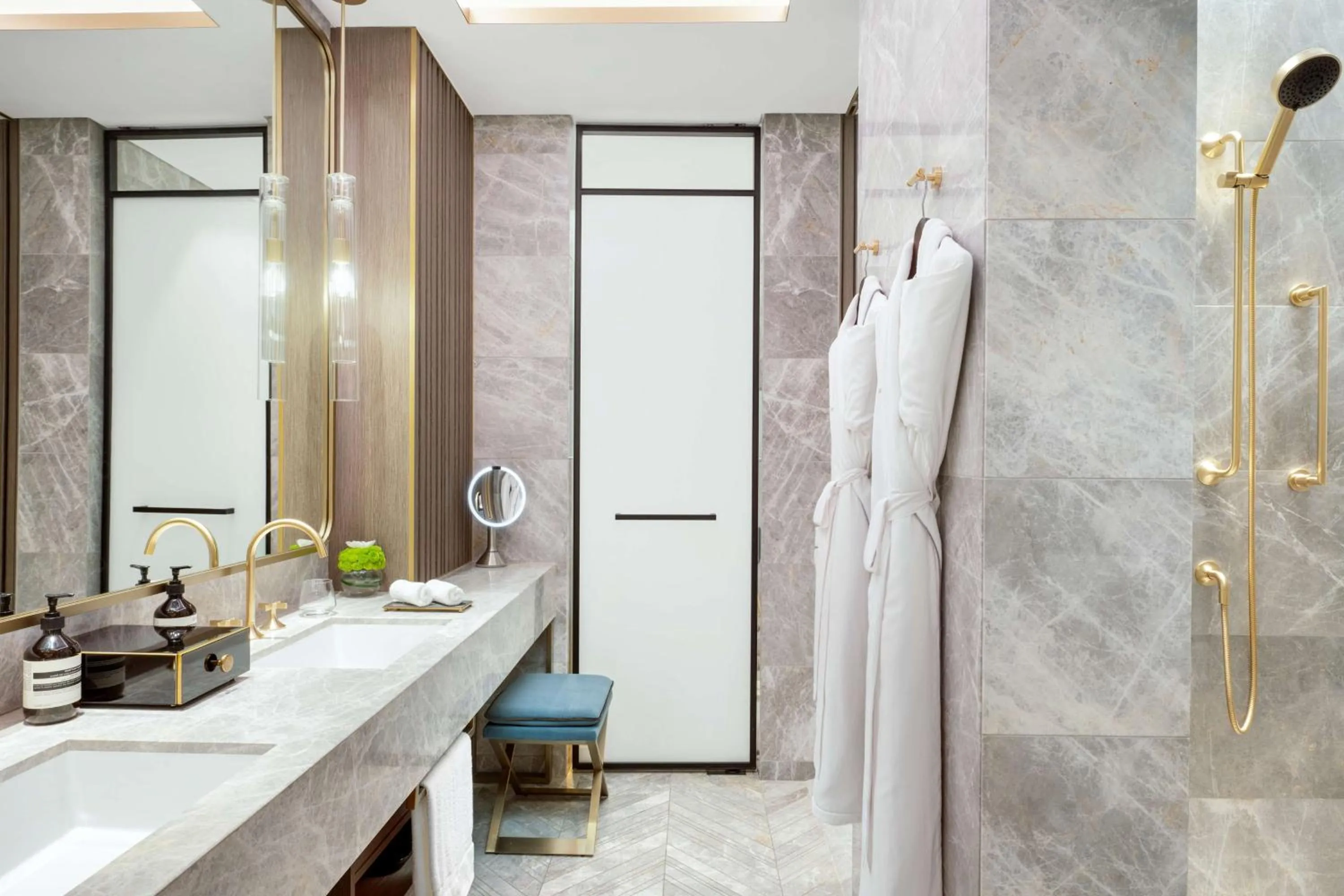 Photo of the whole room in Waldorf Astoria Kuwait