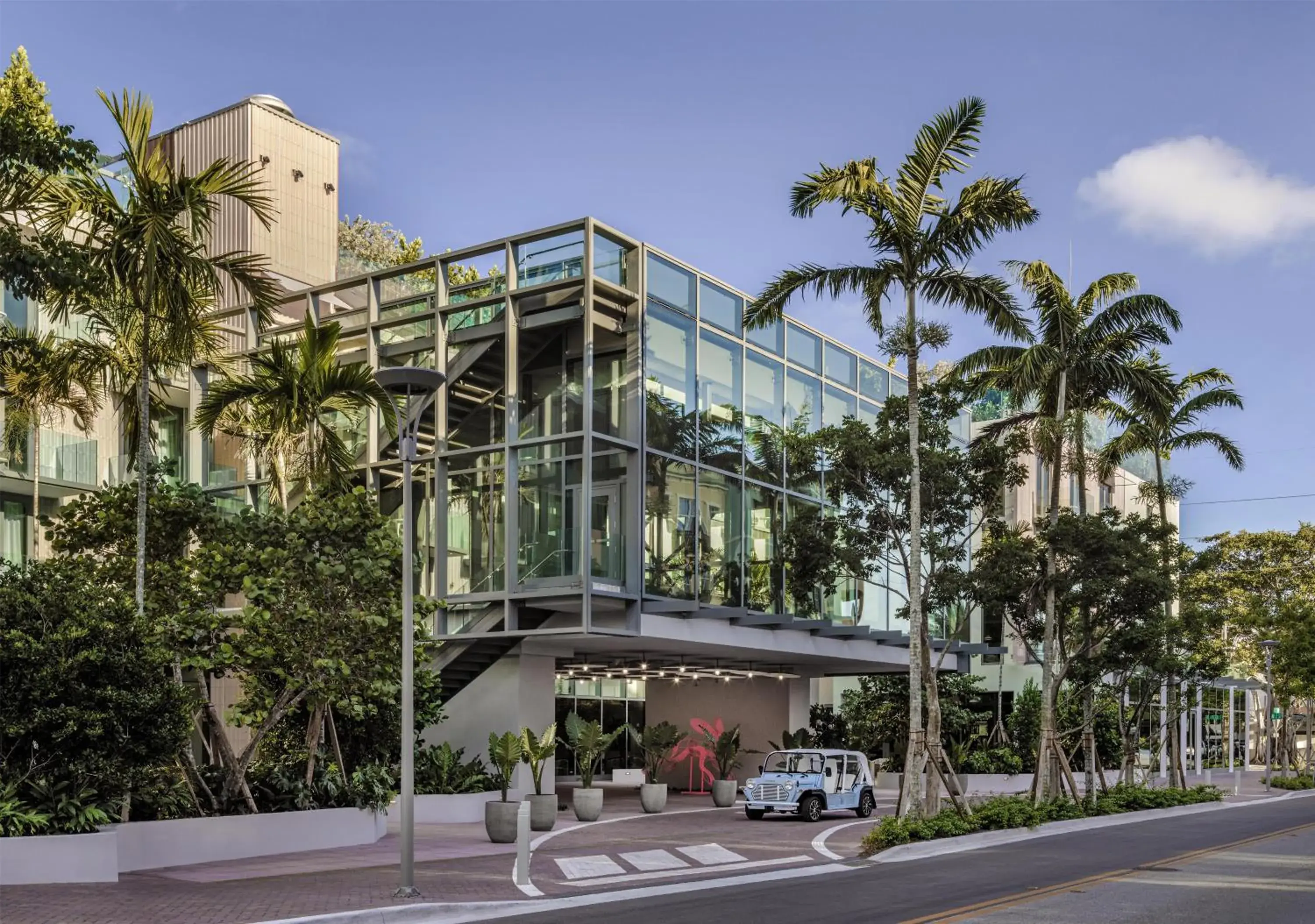 Property building in The Ray Hotel Delray Beach, Curio Collection By Hilton Property building in The Ray Hotel Delray Beach, Curio Collection By Hilton