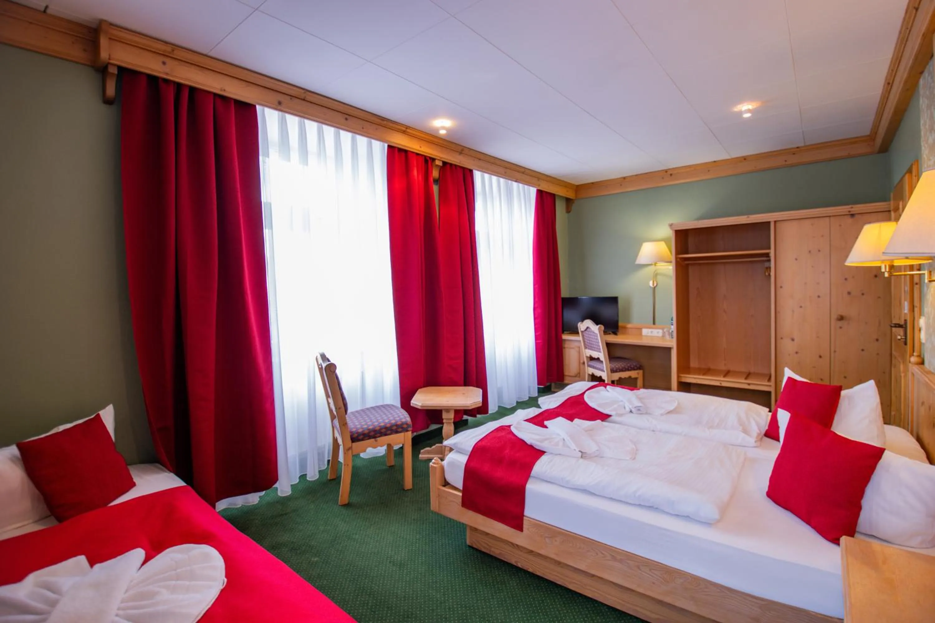 Photo of the whole room, Bed in Hotel Schloss Nebra