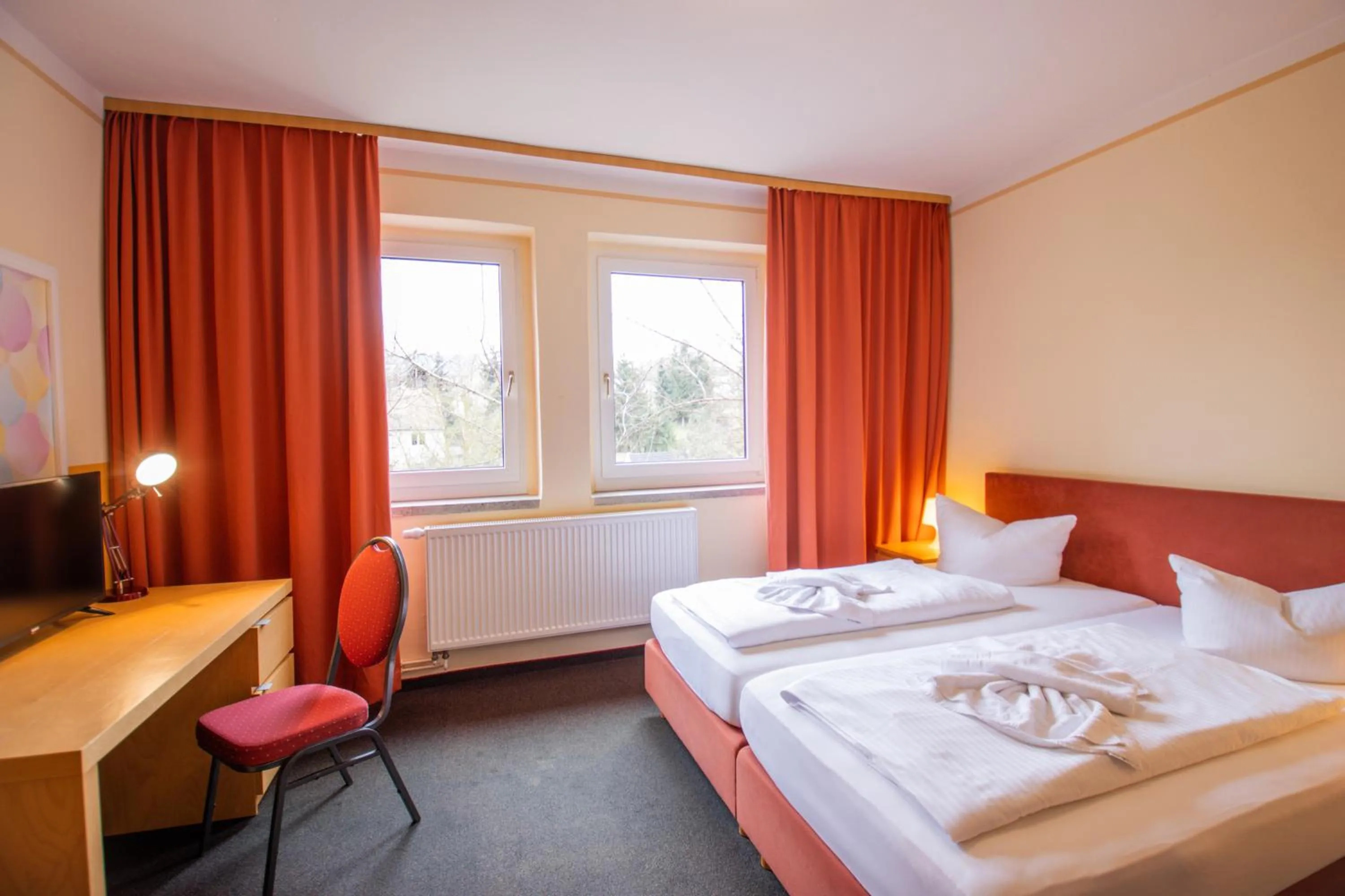 Photo of the whole room, Bed in Hotel Schloss Nebra