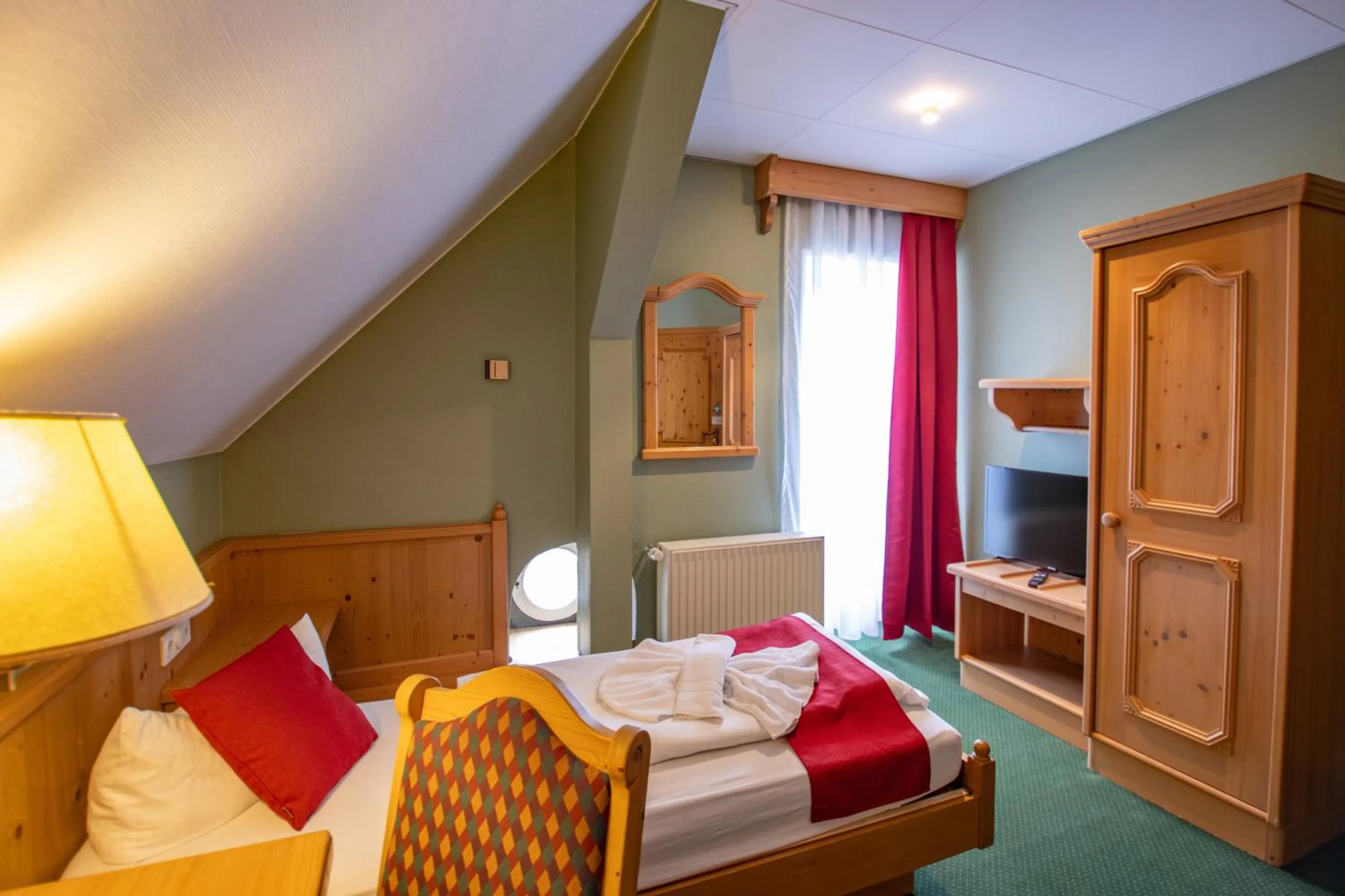 Photo of the whole room, Bed in Hotel Schloss Nebra