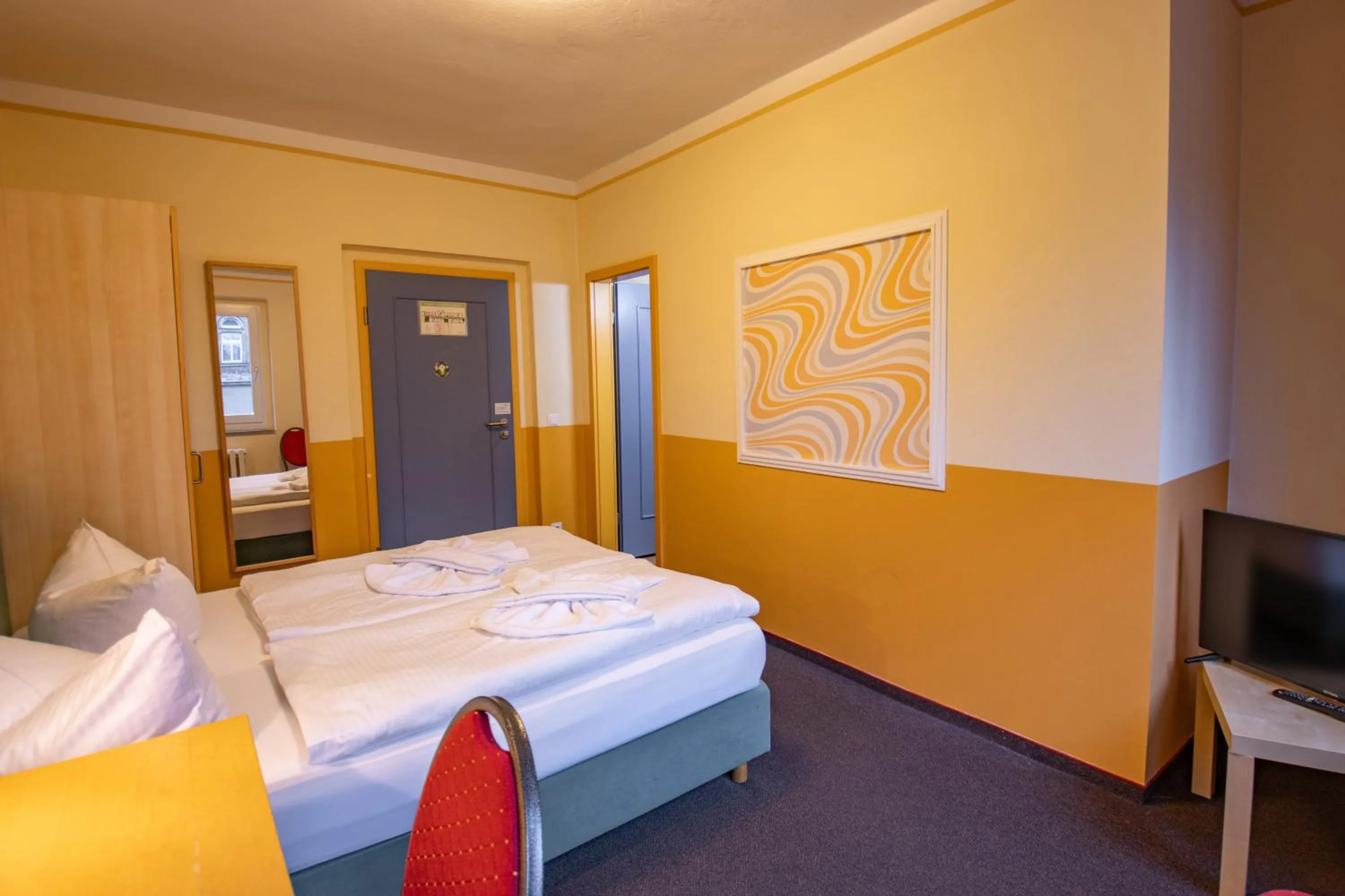 Photo of the whole room, Bed in Hotel Schloss Nebra