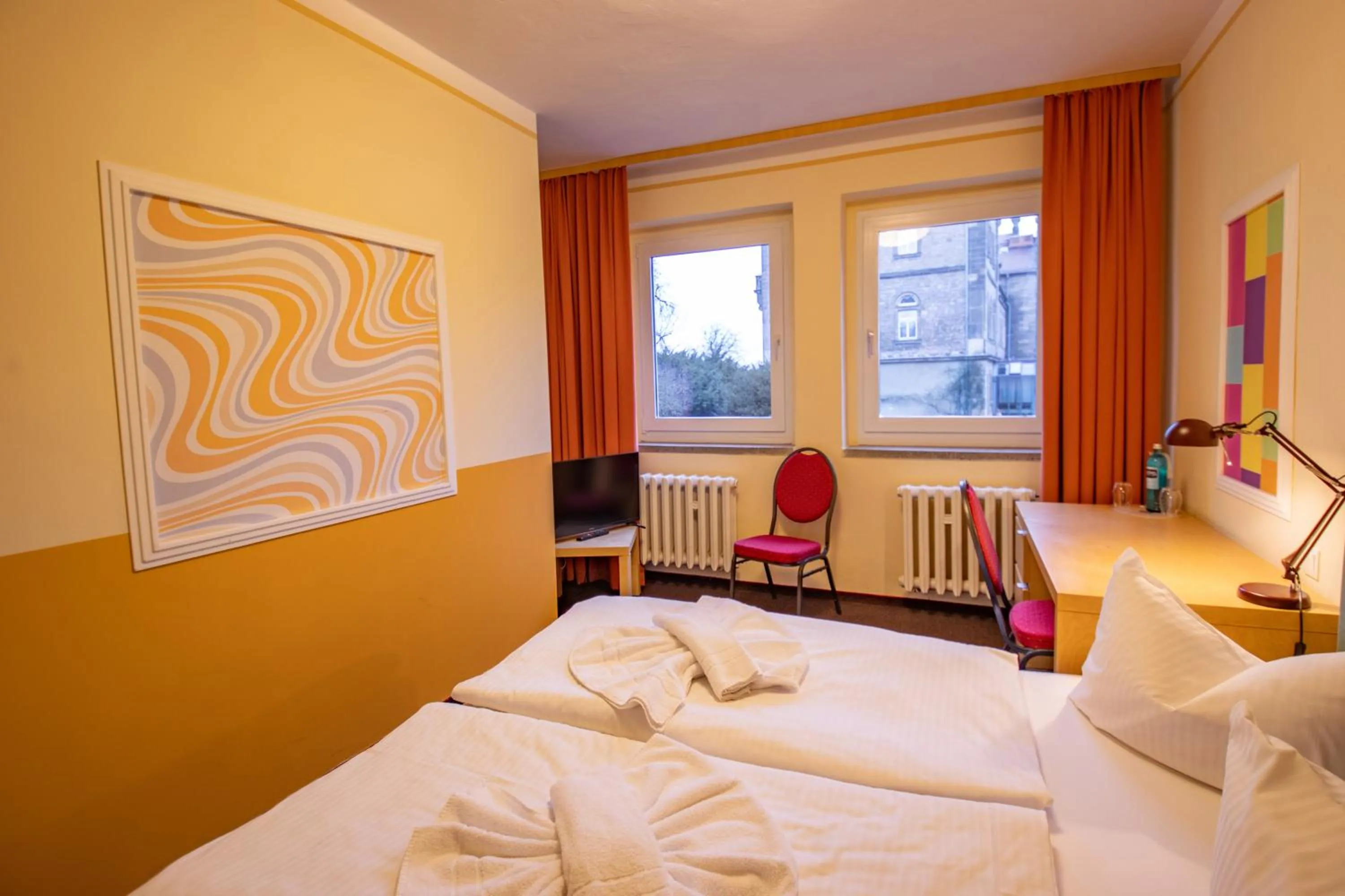 Photo of the whole room, Bed in Hotel Schloss Nebra