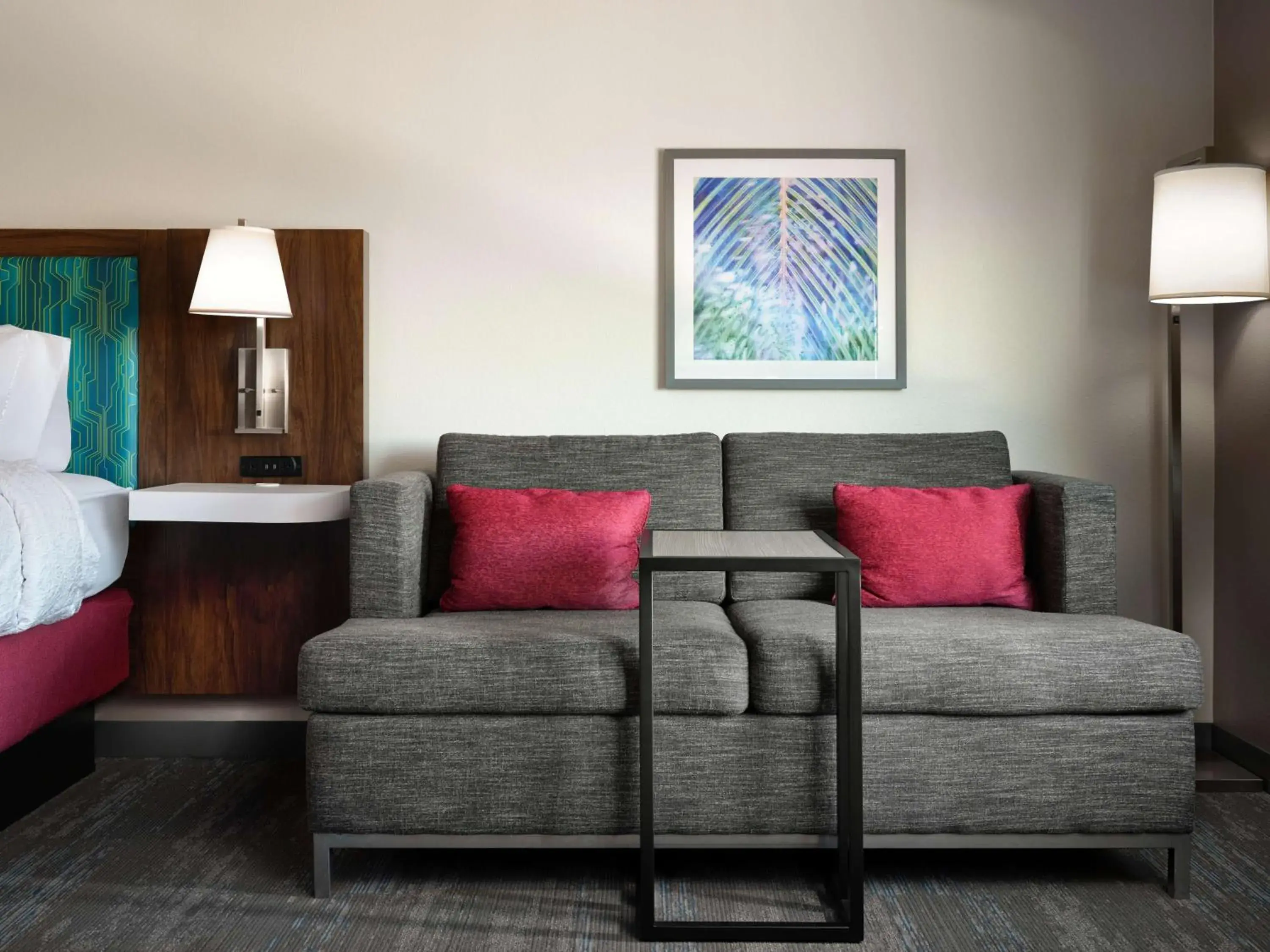 Living room, Bed in Hampton Inn Pinellas Park St Petersburg, Fl Living room, Bed in Hampton Inn Pinellas Park St Petersburg, Fl