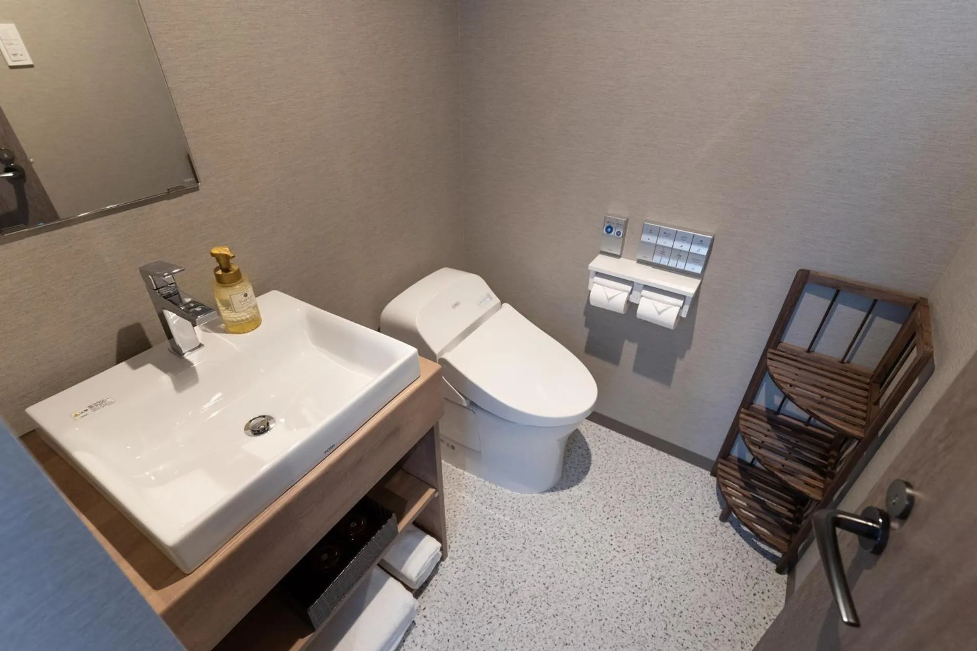 Toilet in BON Kyoto Kiyomizu