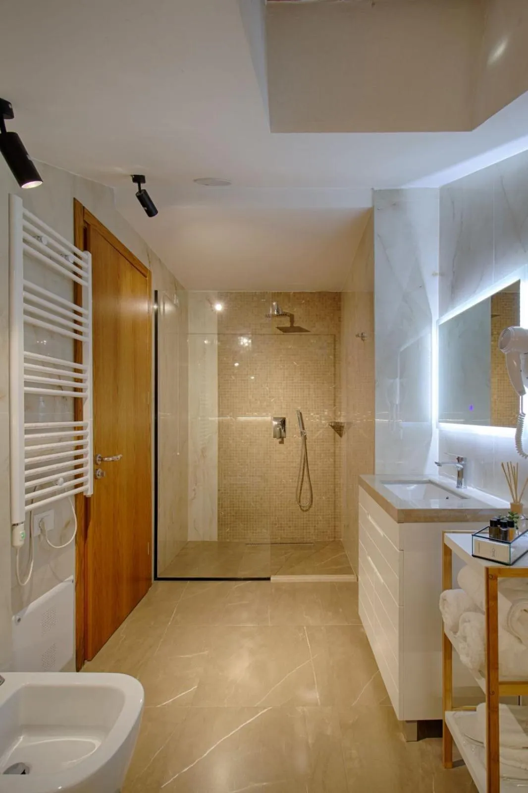 Bathroom in Primo Hotel