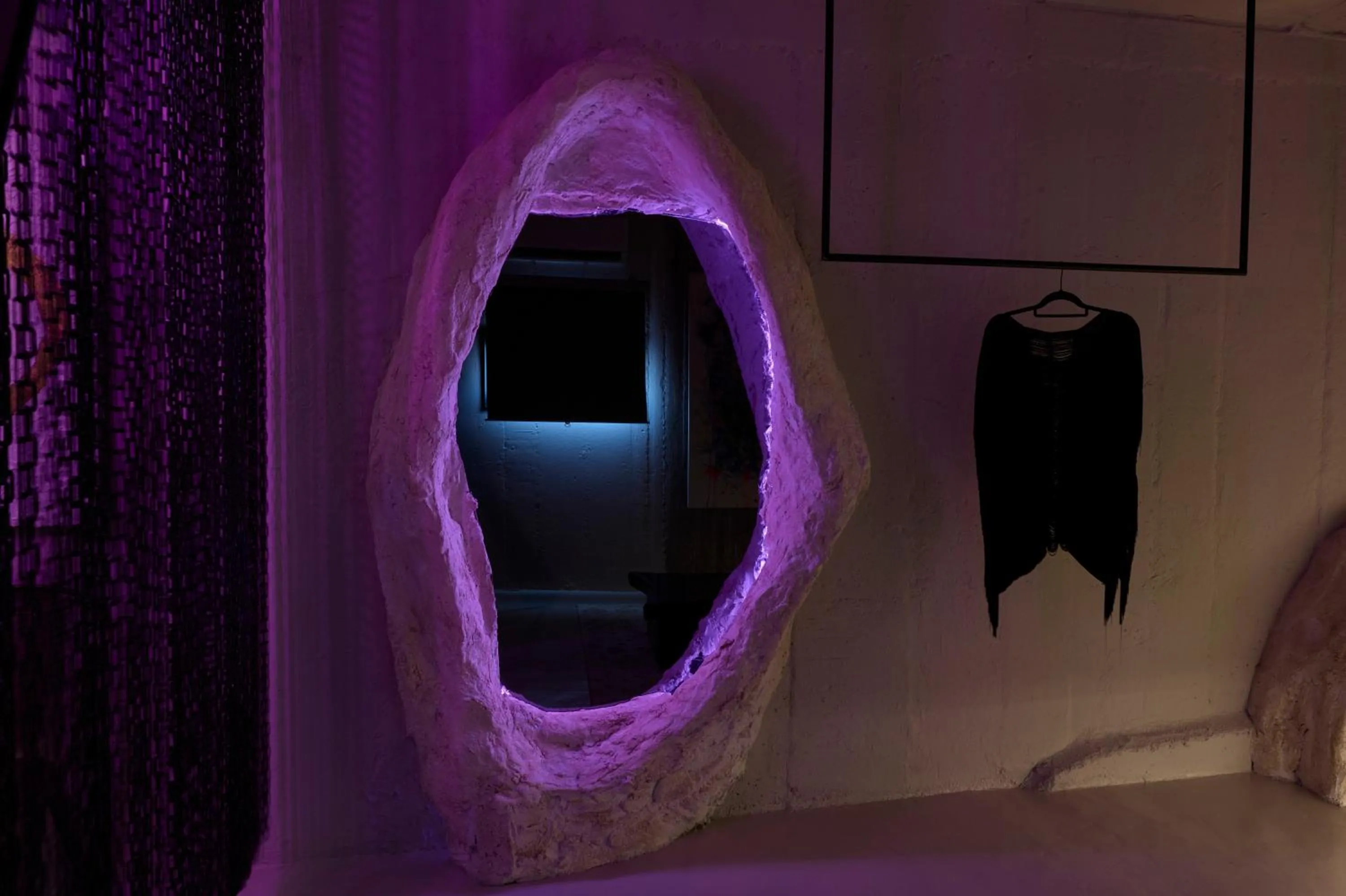 Decorative detail in Canyon Santorini