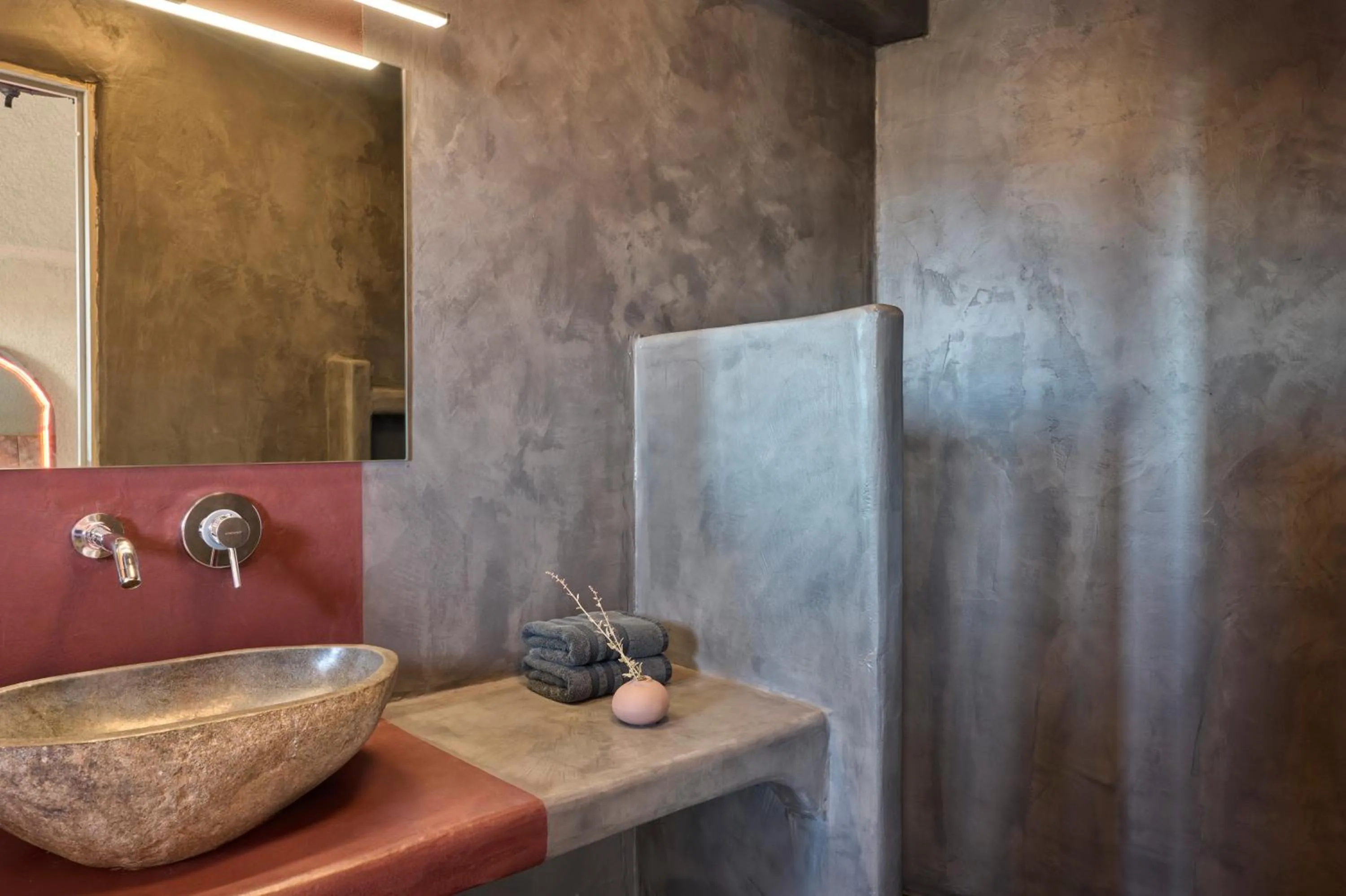 Toilet in Canyon Santorini