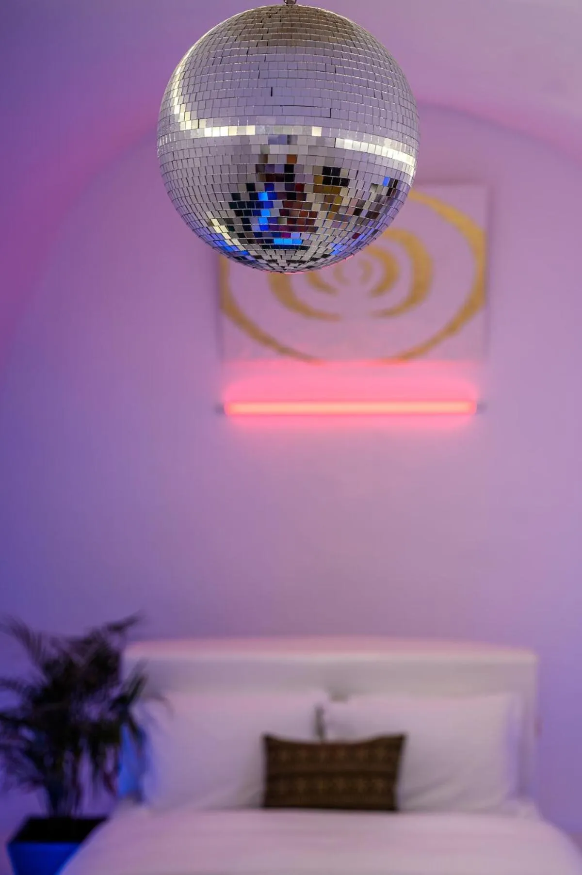 Photo of the whole room, Bed in Canyon Santorini