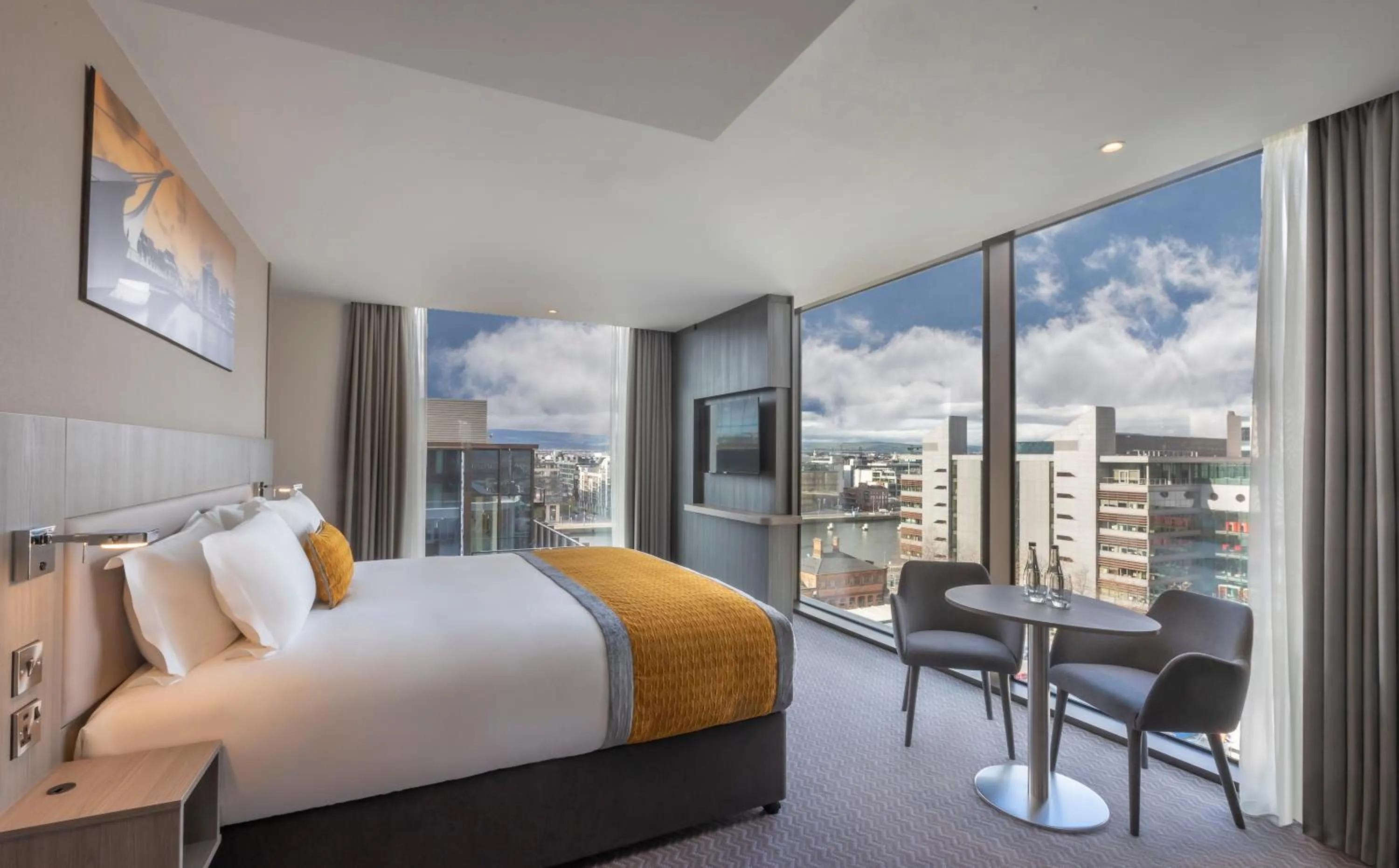 Property building, Bed in The Samuel Hotel, Dublin City Centre