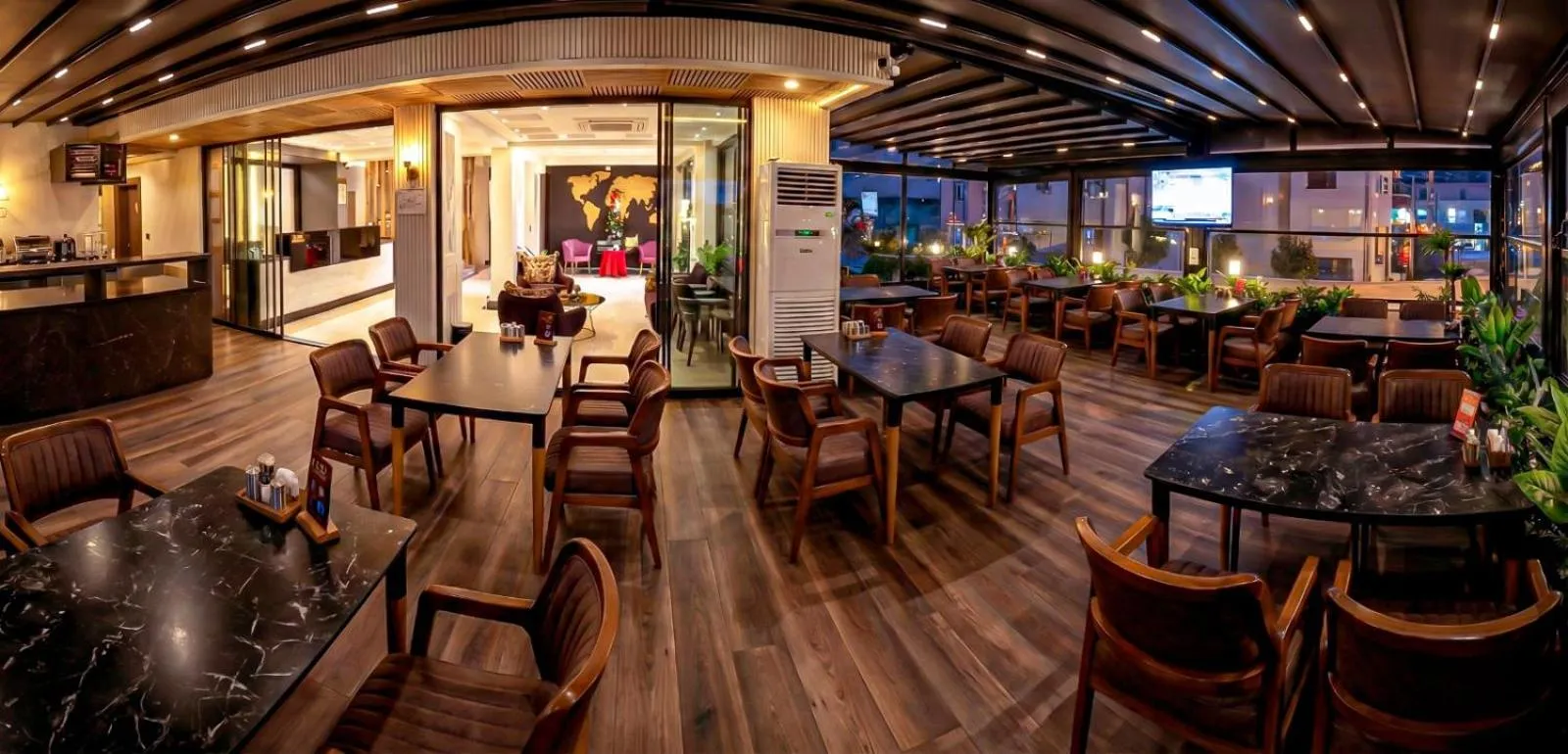 Restaurant/places to eat in THE NOVA HOTEL