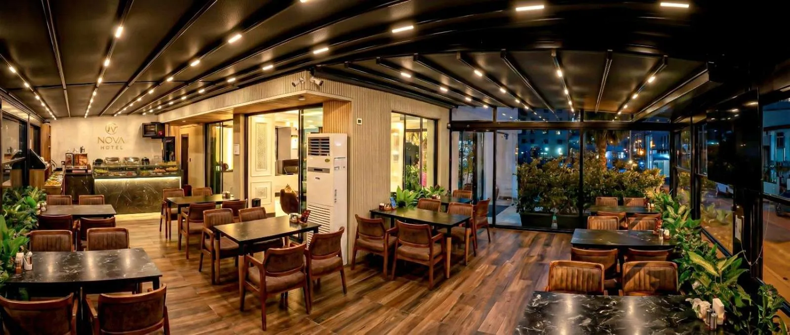 Restaurant/places to eat in THE NOVA HOTEL